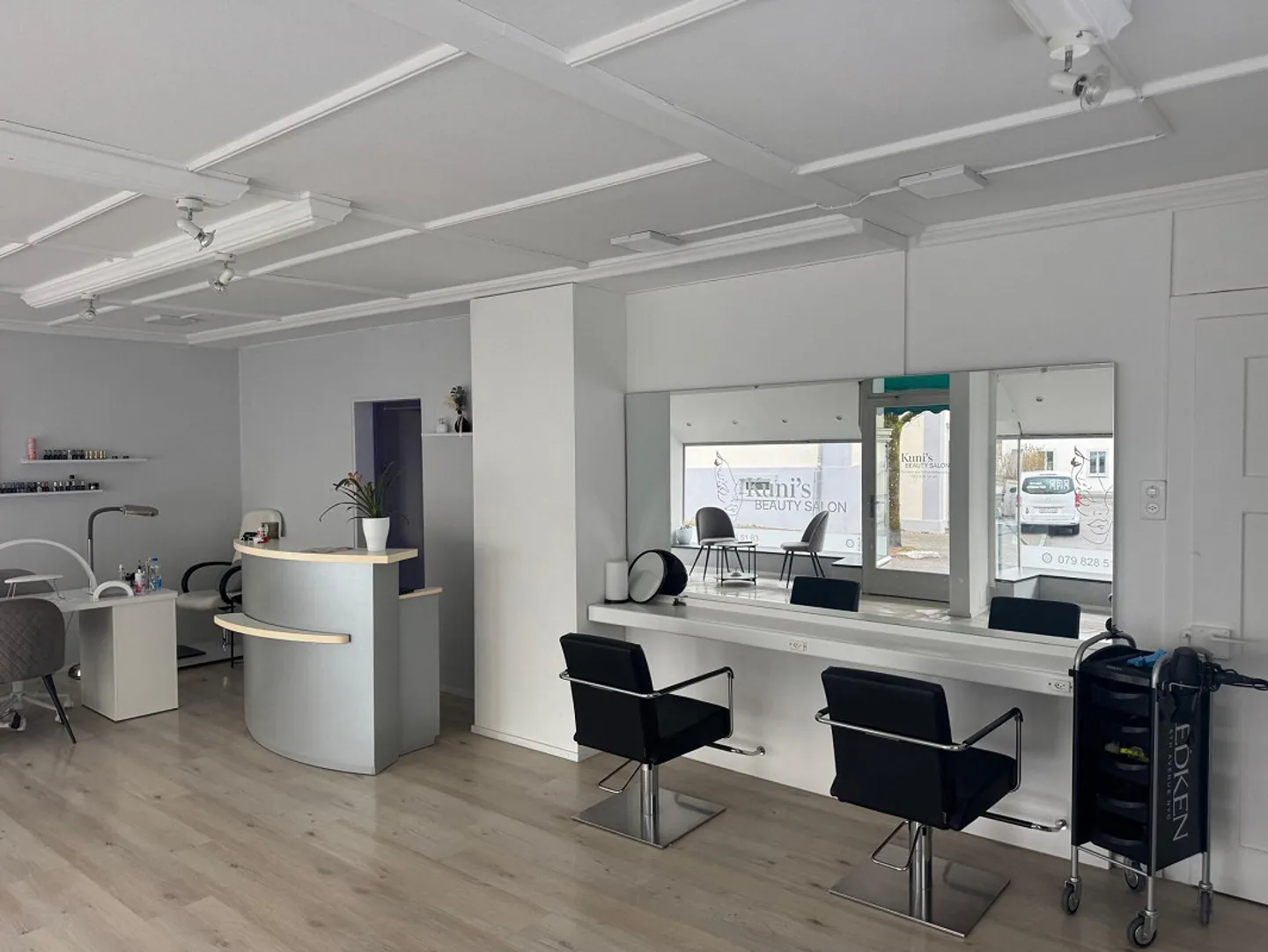 Lumineux et central avec de grandes vitrines - Photo 4 sur 8