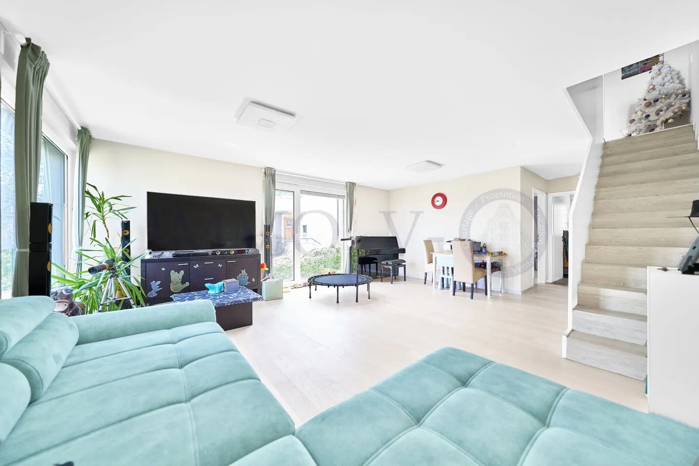 Spacious Family Villa in Quiet Area - Photo 5 of 11