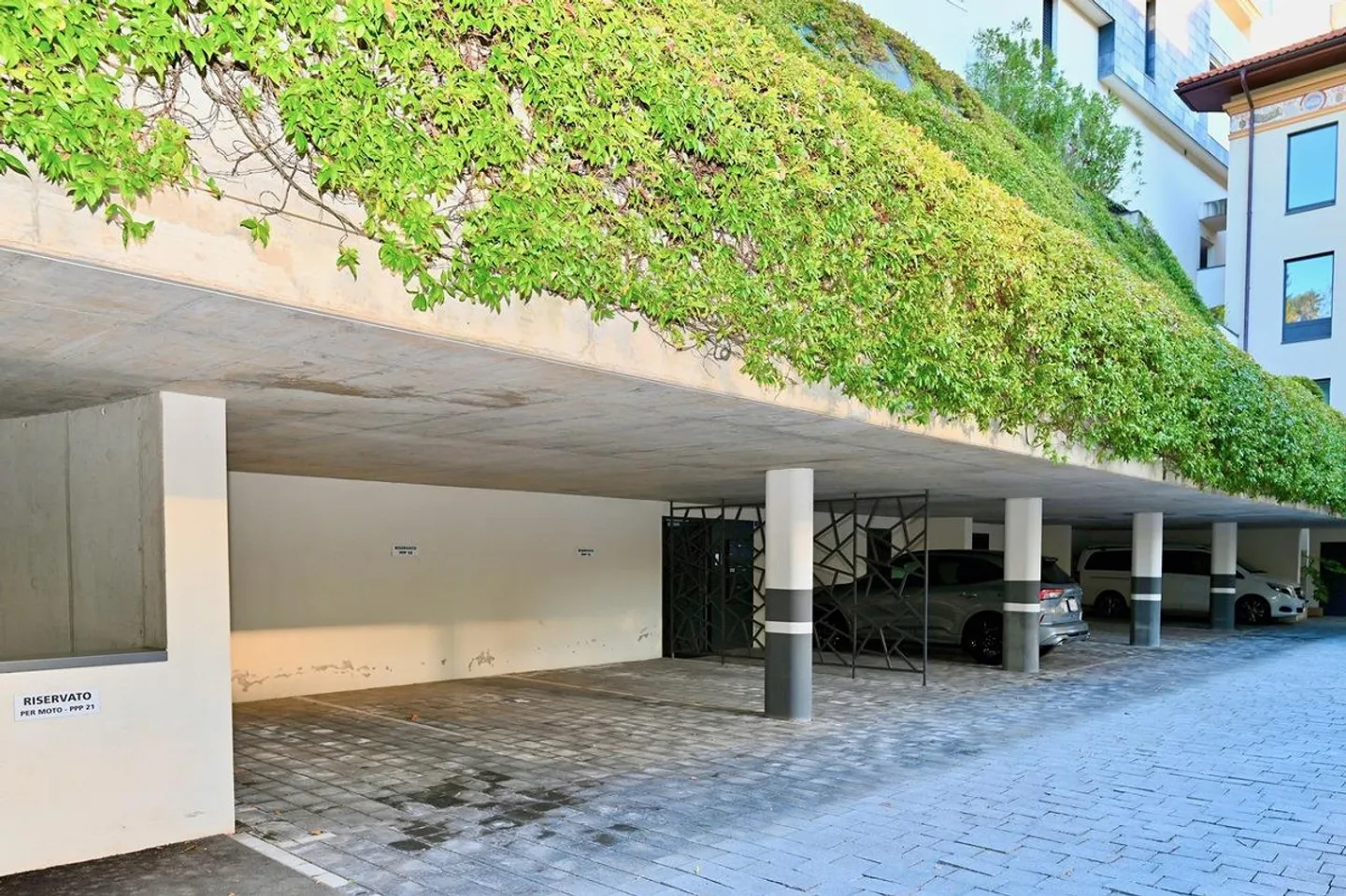 Refined Duplex Apartment in Cassarate-Castagnola - Photo 18 of 18