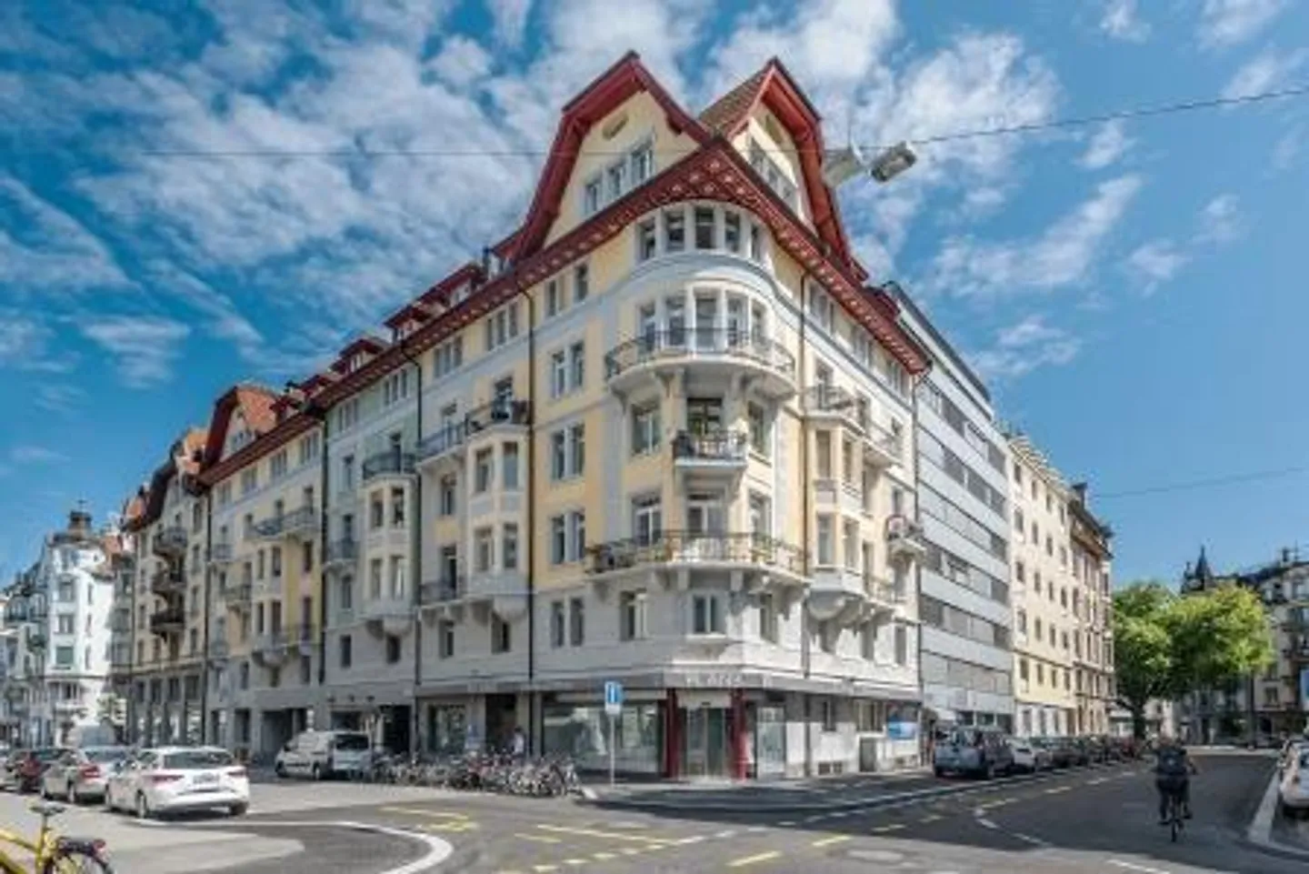 Il fascino di un edificio storico incontra moderni spazi per uffici a Lucerna - Foto 1 di 7