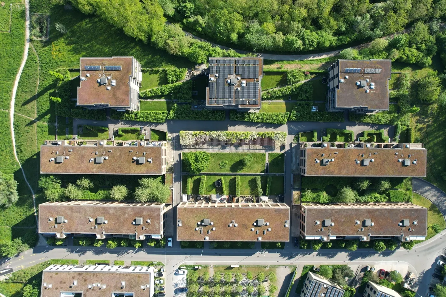 IMPRESSIVE. MODERN. GARDEN APARTMENT. - Photo 1 of 14
