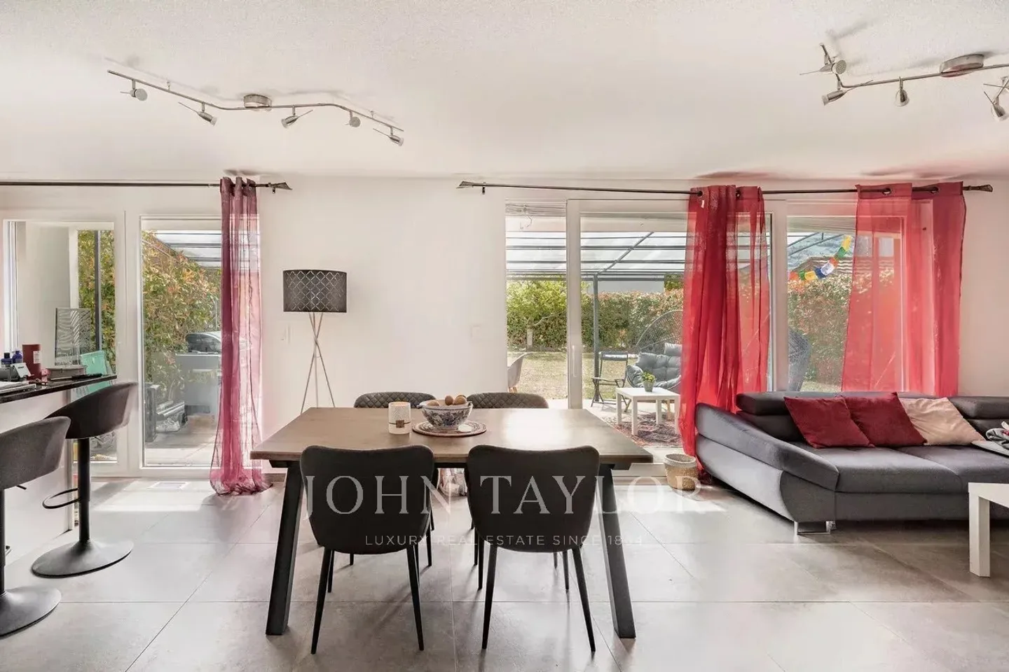 Duplex townhouse + basement, with garden - Photo 1 of 8