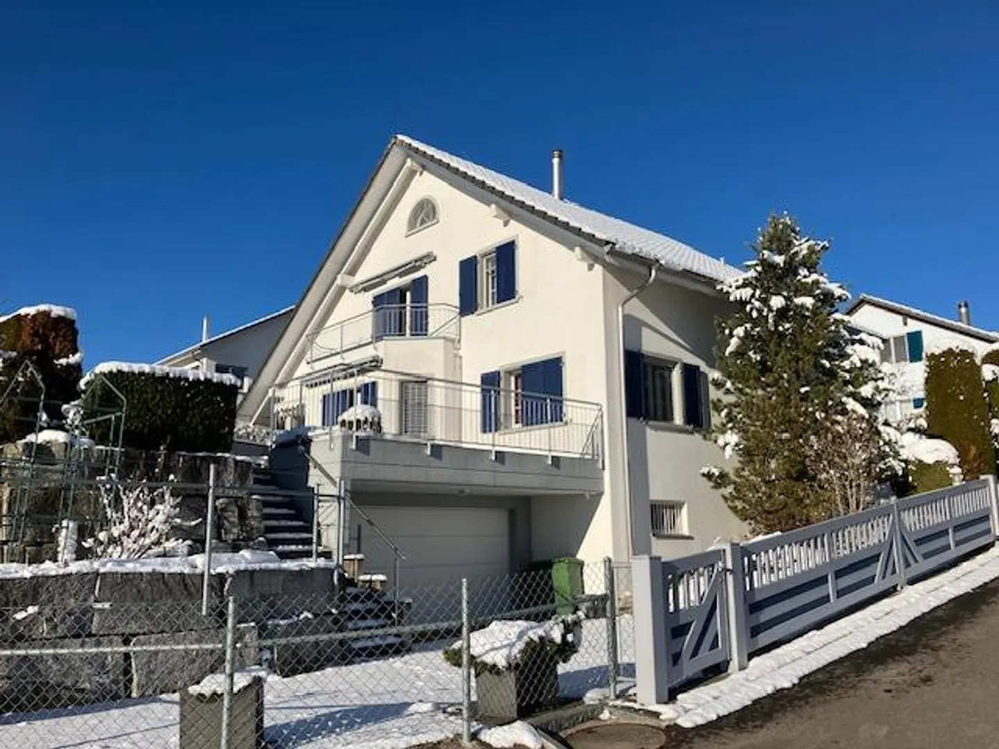 Casa unifamiliare di 5,5 stanze in posizione privilegiata - Foto 2 di 17