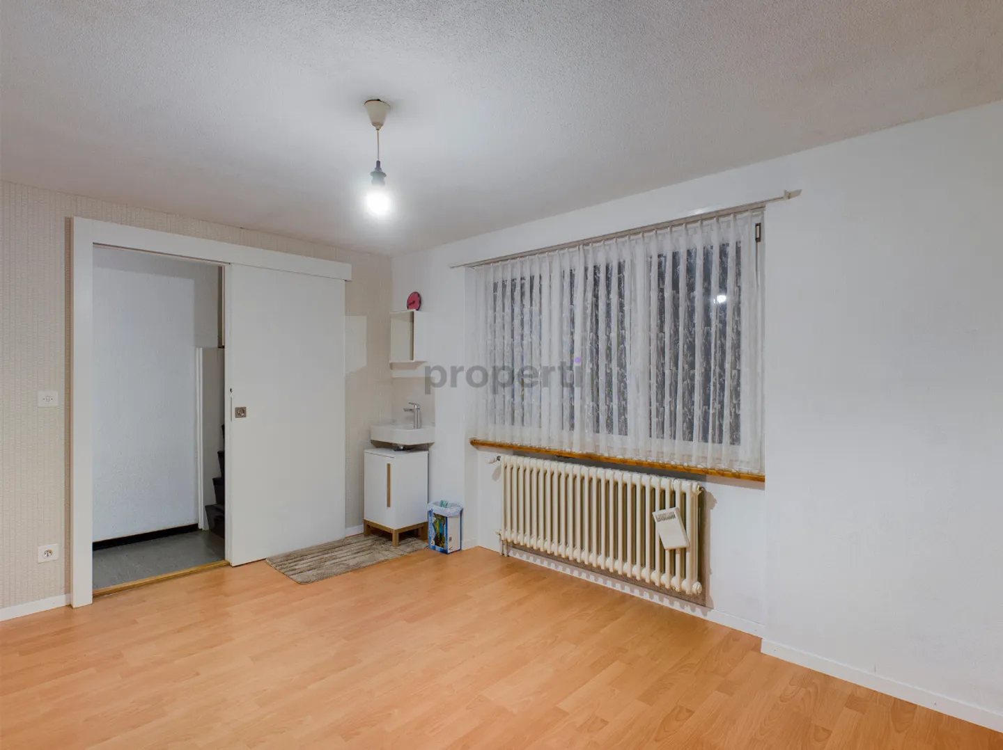 Bright 3-room apartment with balcony in Glarus - Photo 5 of 9