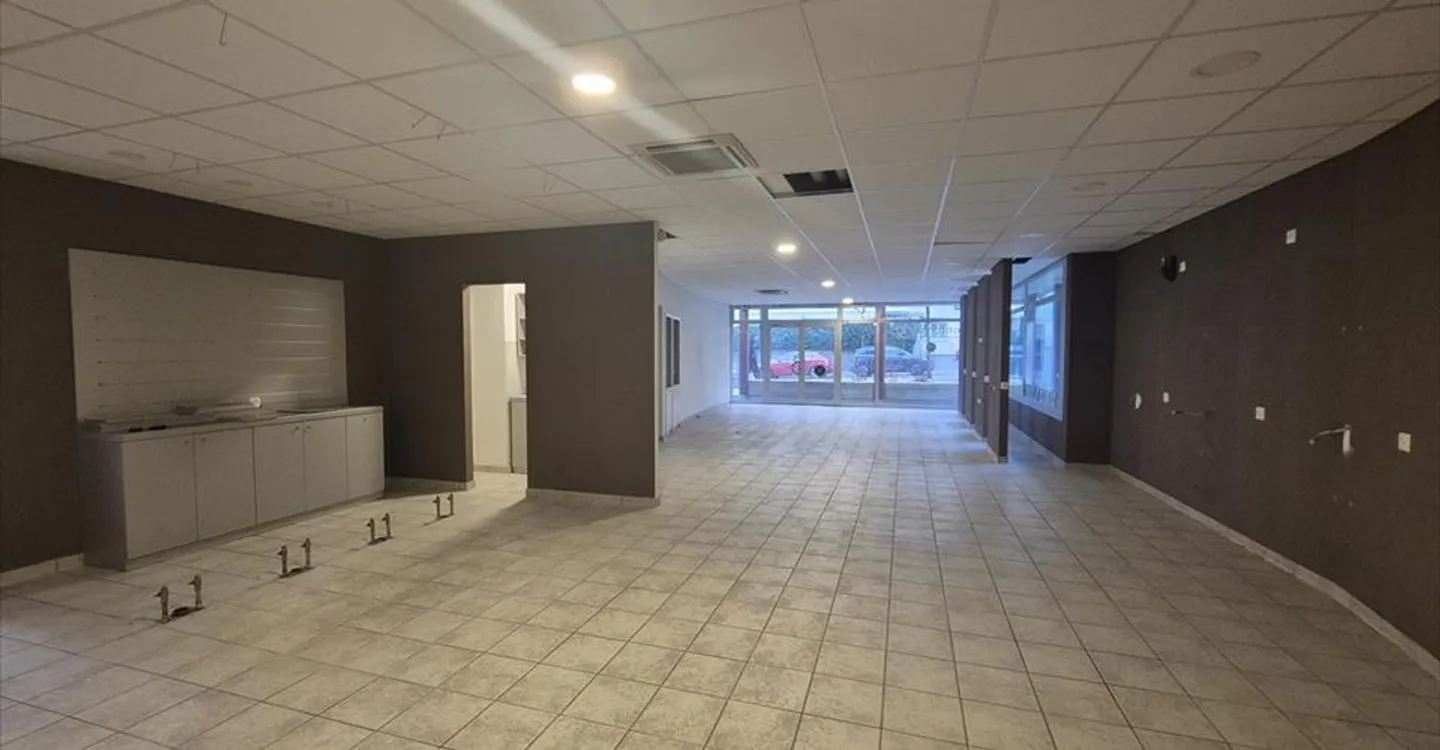 Mischgenutztes Gebäude mieten - Foto 3 von 6