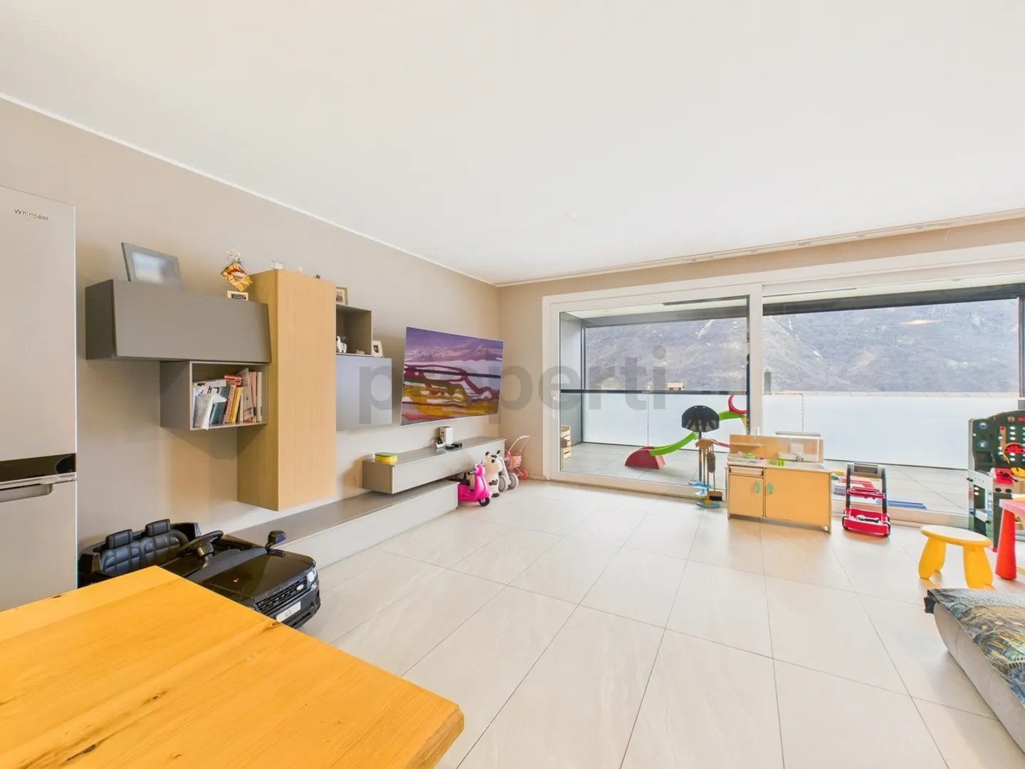 Residential building for sale - Photo 2 of 12