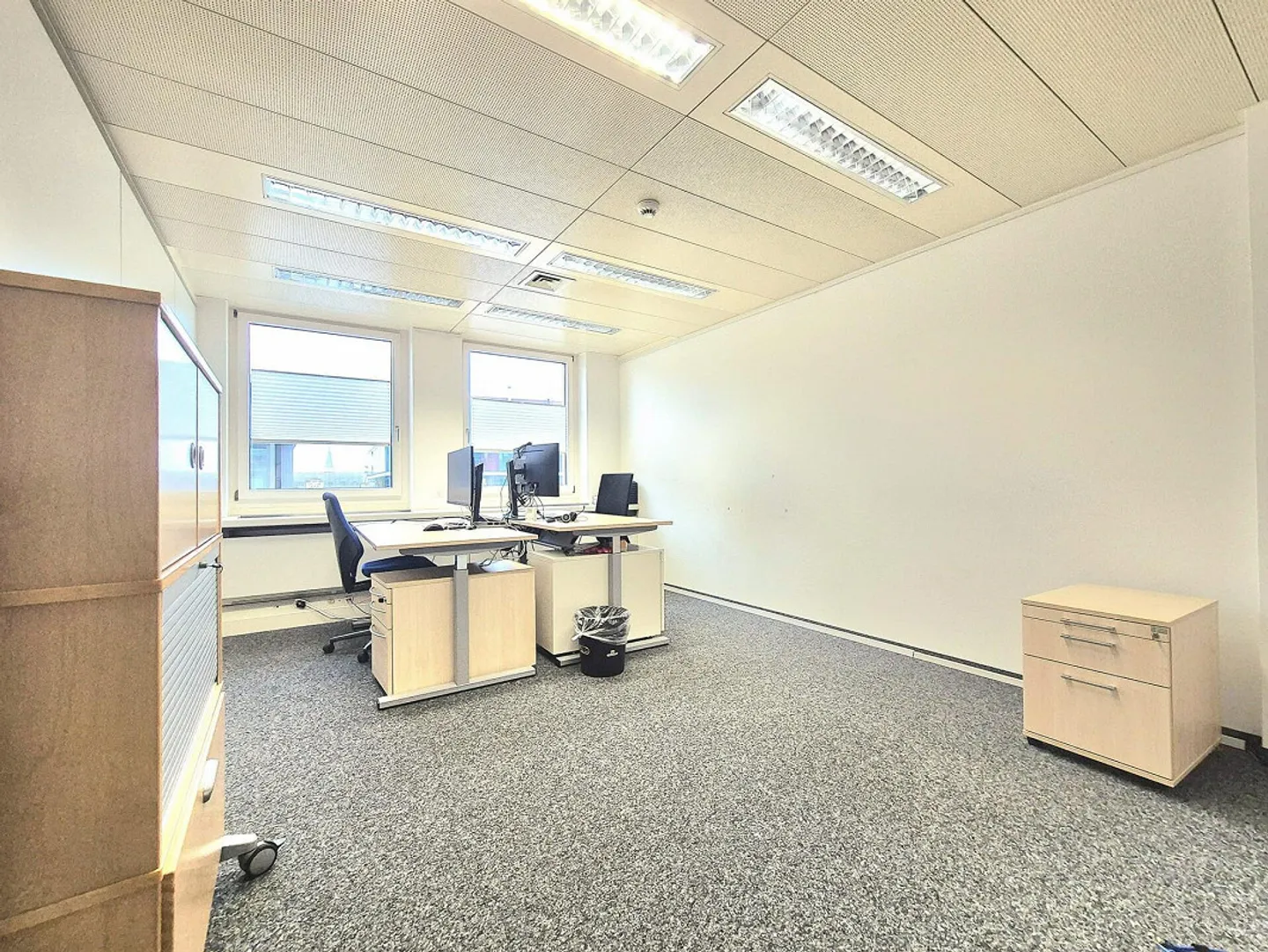 Central and spacious - Photo 5 of 7