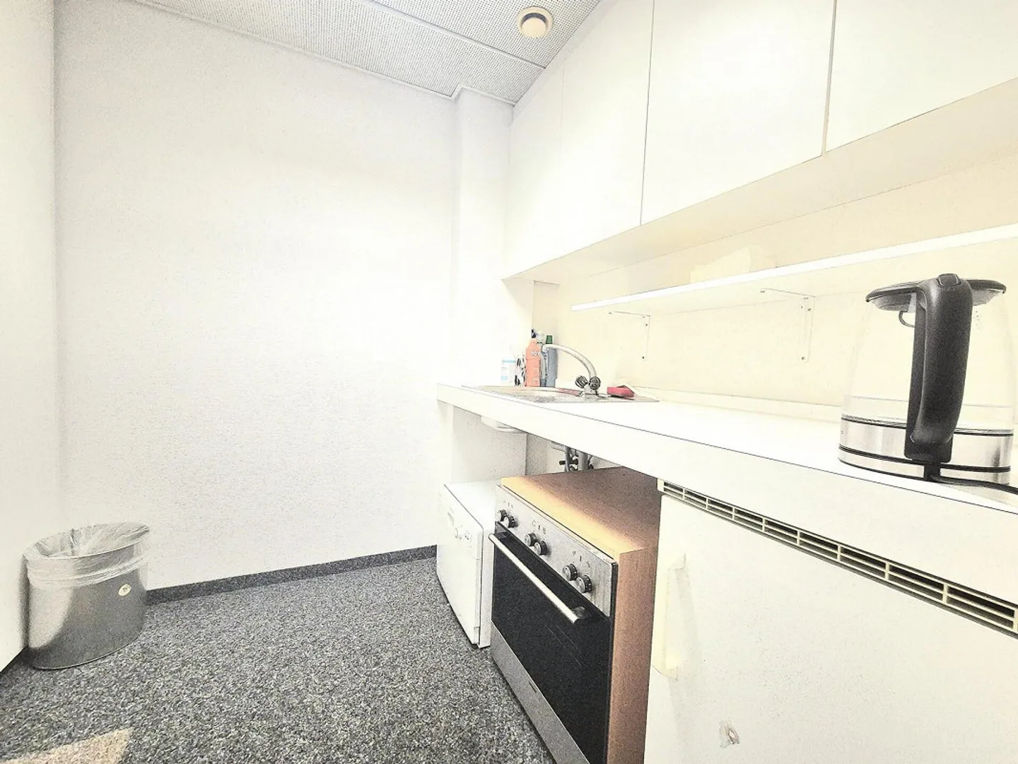 Central and spacious - Photo 7 of 7