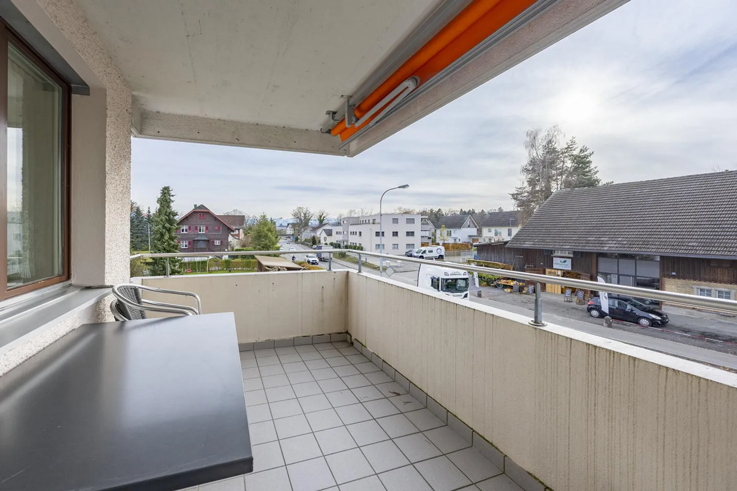 Lake Constance Lifestyle Included - Charming 3.5 Room Apartment with Potential - Photo 10 of 13