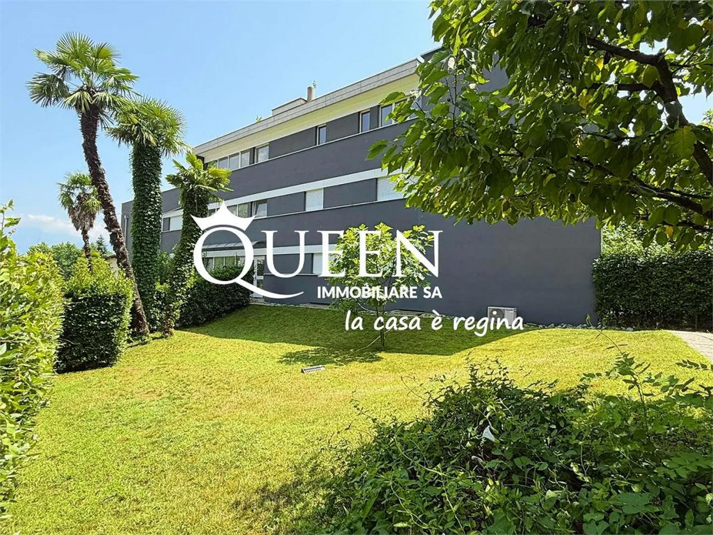 Minusio: penthouse 4.5 rooms, 150 sqm, terrace, jacuzzi, lake view and mountains - Photo 2 of 13