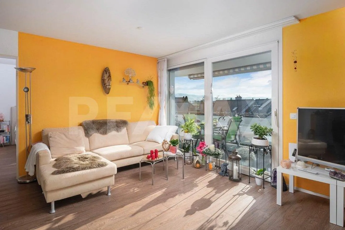 Charmante 2.5-Zimmer-Wohnung mit Sonnenbalkon und schöner Fernsicht - Foto 5 von 13