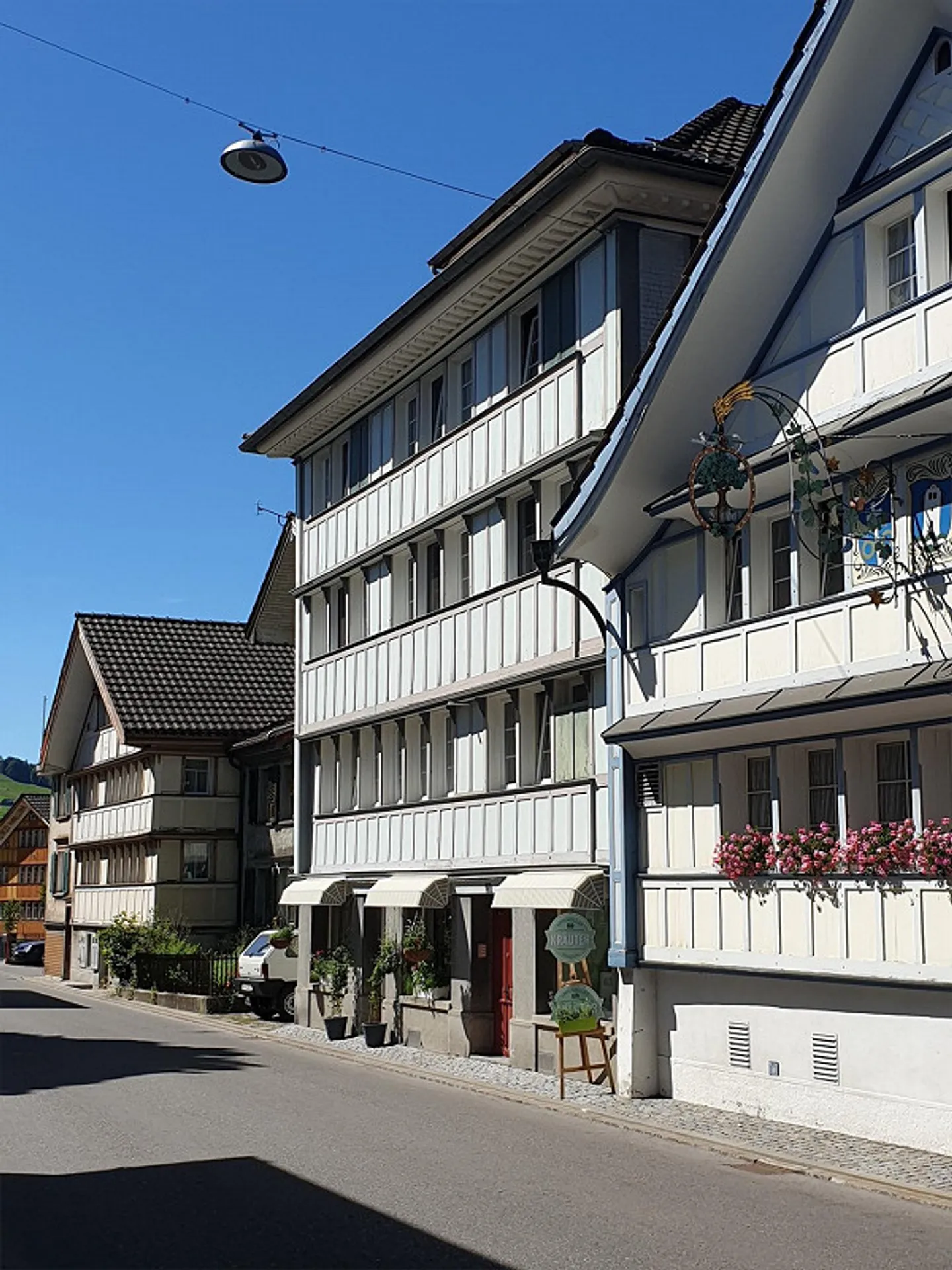 «Zentrale, charmante 4 Zimmer-Wohnung» - Foto 1 von 7