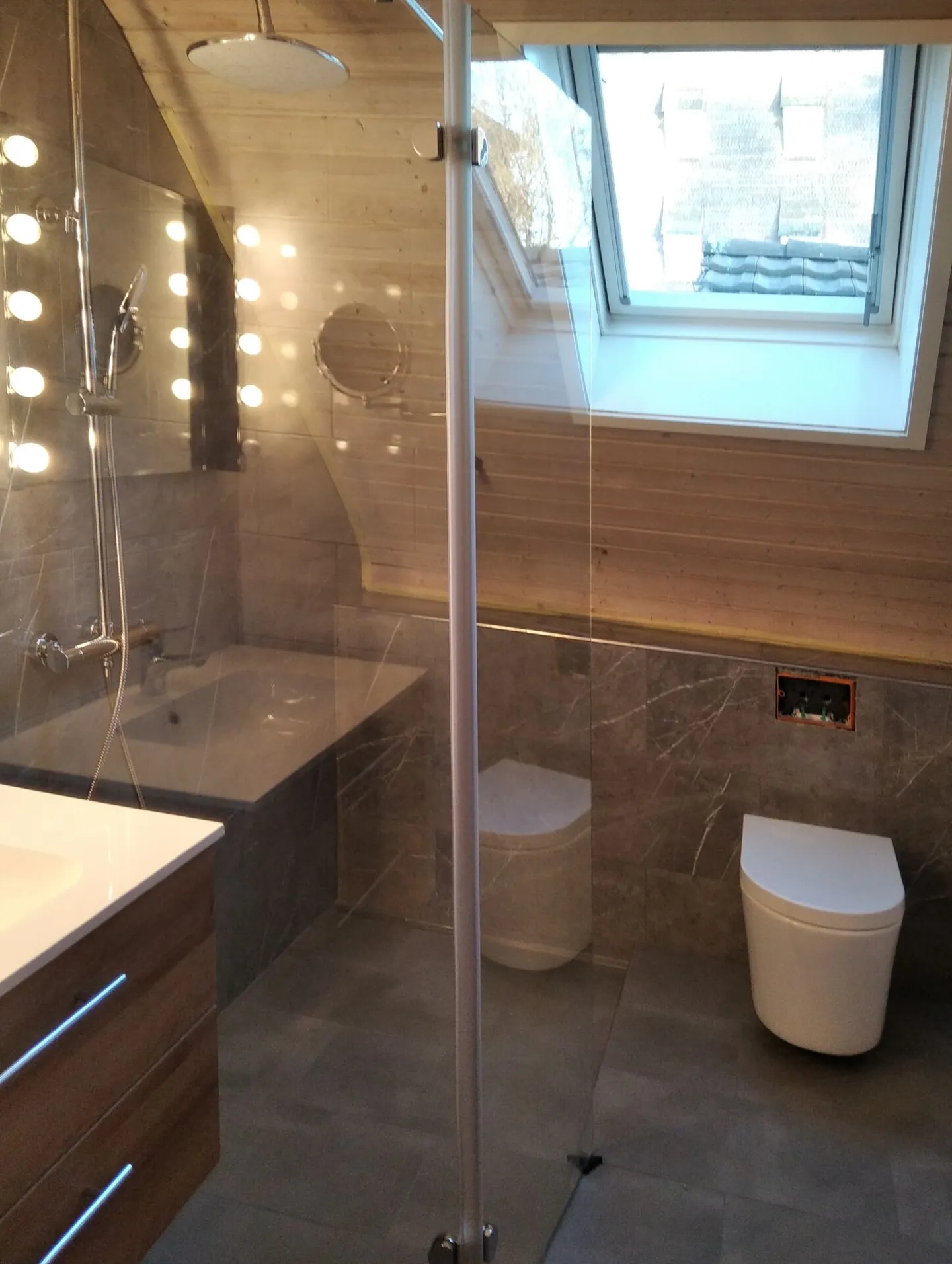 Geräumiges Familienhaus mit Aussicht - Foto 13 von 14