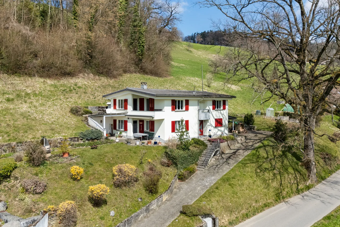 Vivere idilliaco con molta privacy e 2944 m2 di terreno - Foto 1 di 11