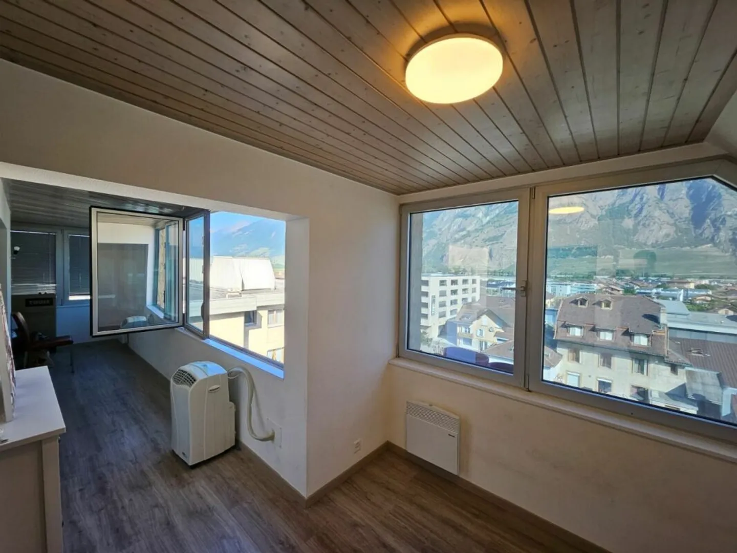 Appartamento di 5.5 locali nel centro di Saxon - Foto 1 di 14