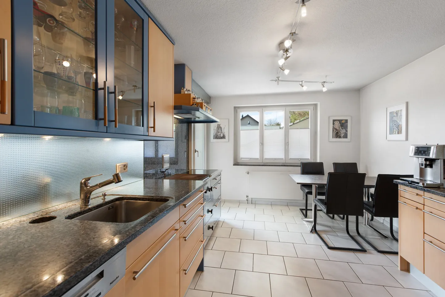 Vivere idilliaco con molta privacy e 2944 m2 di terreno - Foto 6 di 11