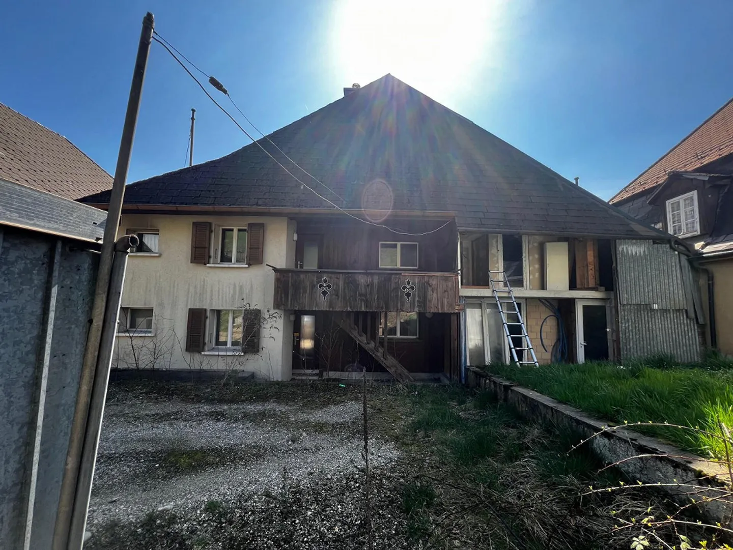 Beaucoup d'espace avec beaucoup de potentiel - Photo 1 sur 4