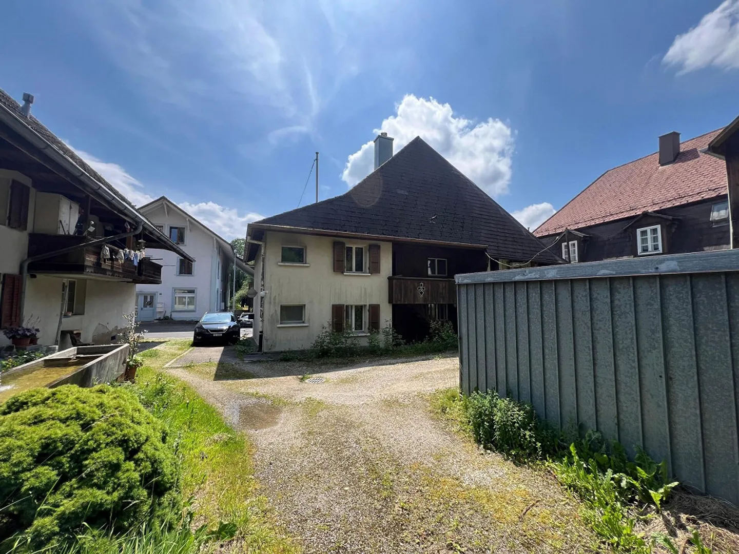 Beaucoup d'espace avec beaucoup de potentiel - Photo 2 sur 4