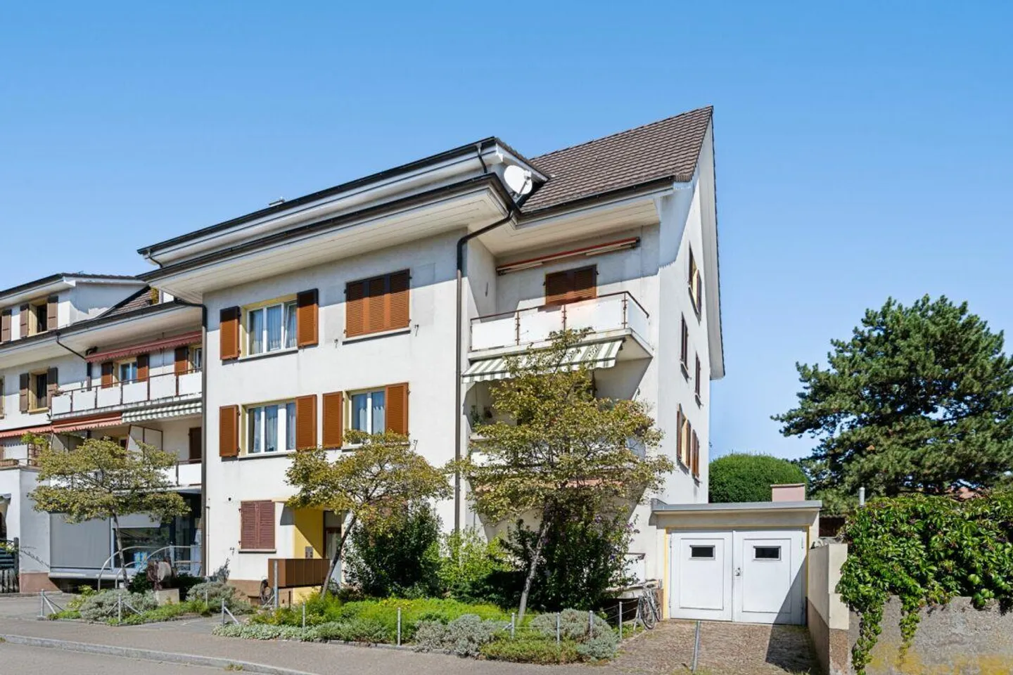 Bellissimo appartamento di 3 stanze con balcone in una tranquilla strada laterale ad Allschwil - Foto 12 di 12