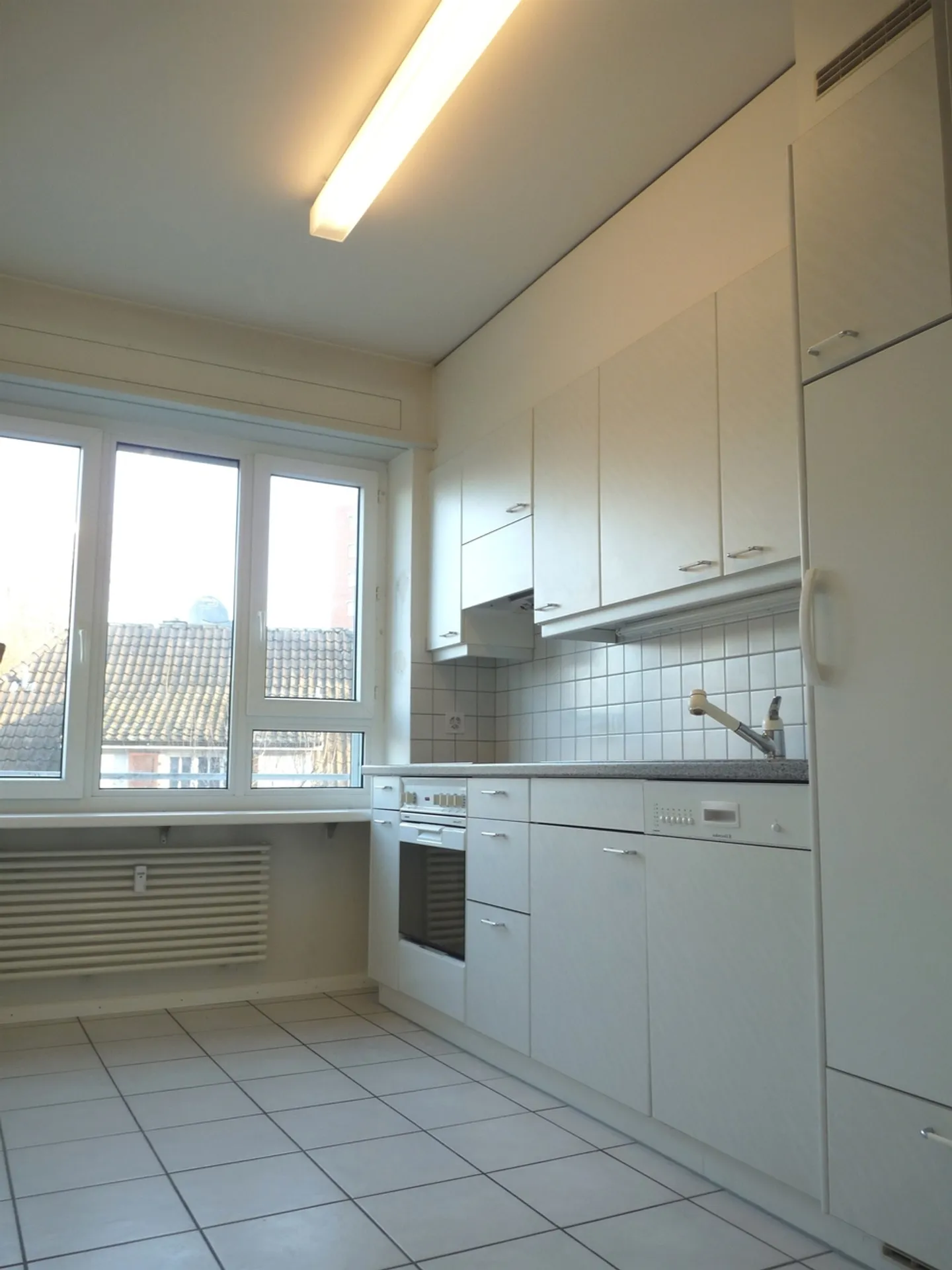 Beautiful living on the edge of the city - Photo 3 of 9