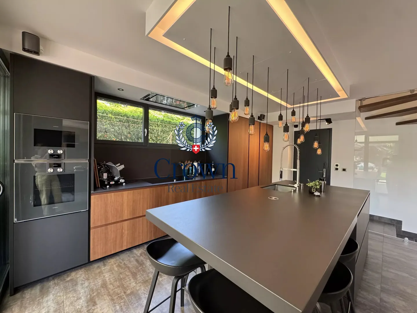 Charming Townhouse in Carouge - Photo 8 of 17