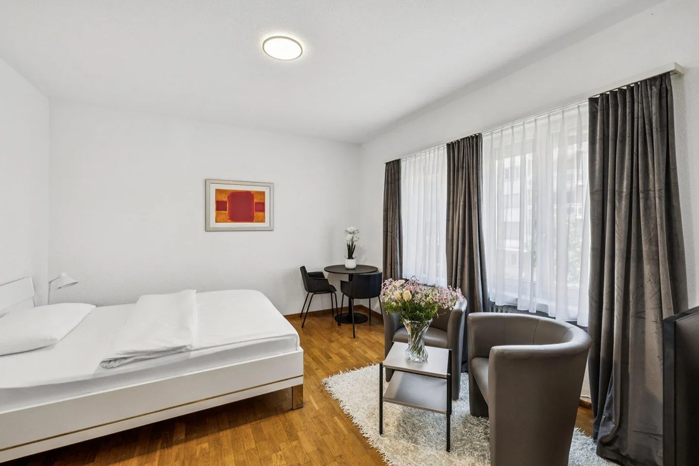 Möblierte 1.5-Zimmer-Wohnung mit Service im Zentrum Biel/Bienne - Foto 1 von 11