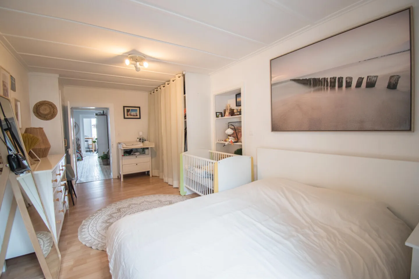 APPARTEMENT AVEC CACHET AU CENTRE-VILLE - Photo 3 sur 7