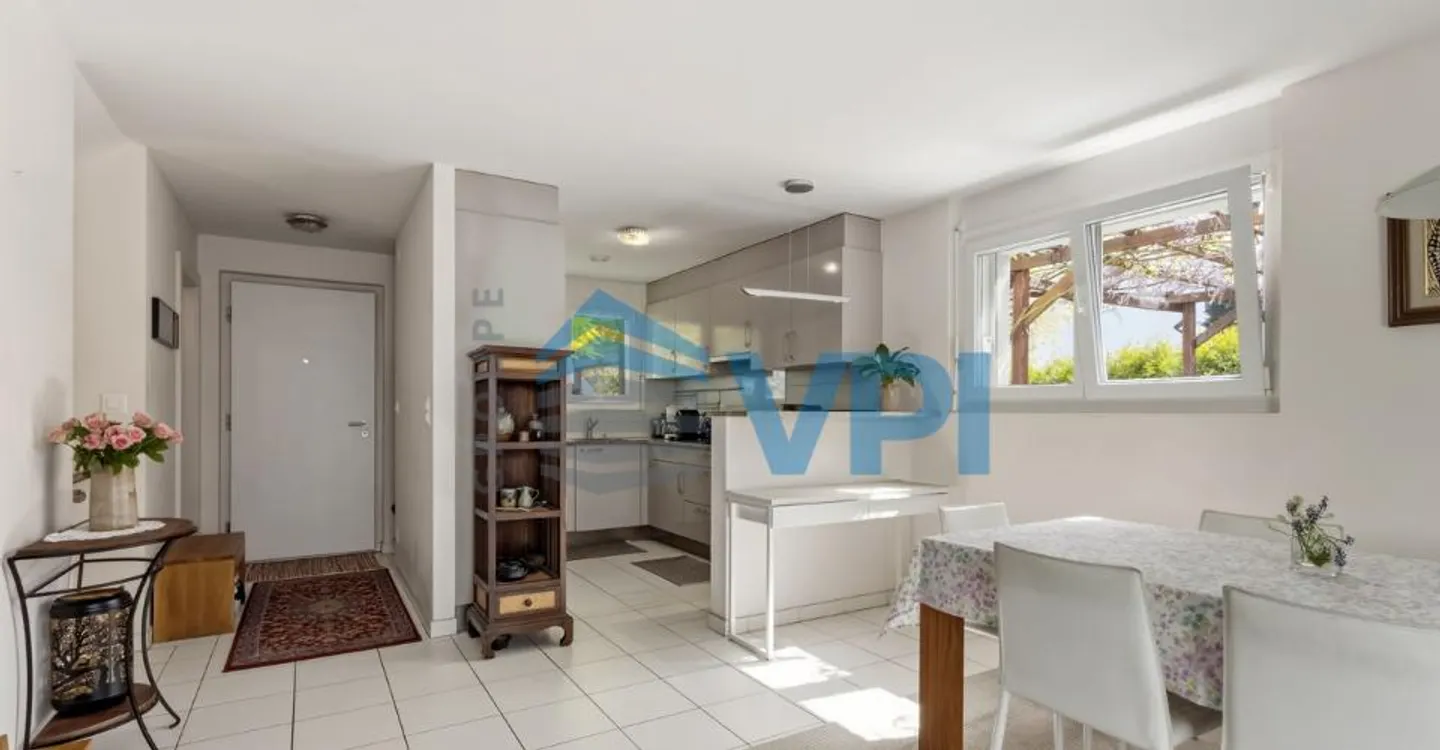 Incantevole villa familiare di 5,5 stanze nel cuore di Meyrin - Foto 5 di 12