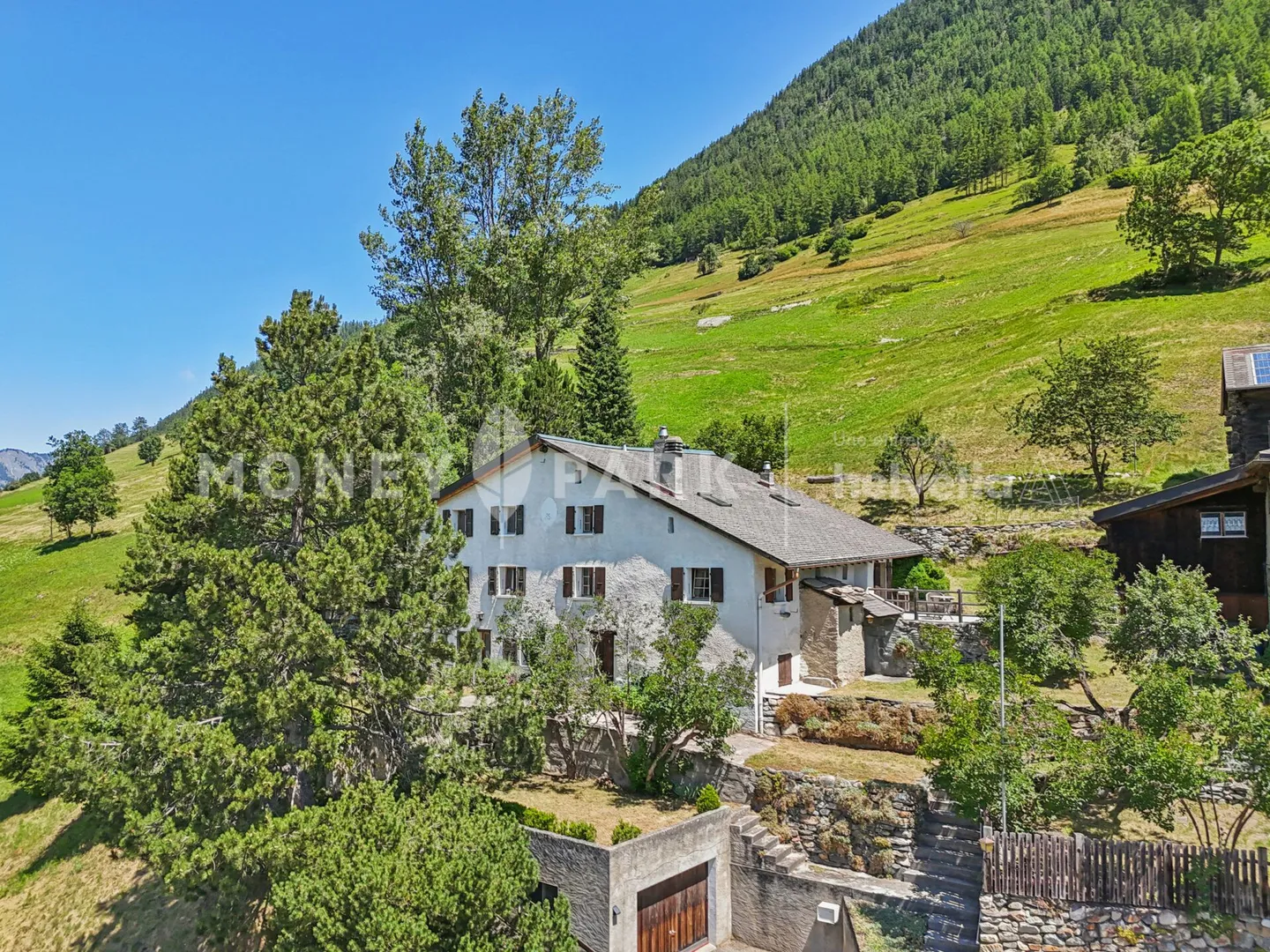 Belle propriété de 3 appartements - Photo 1 sur 15