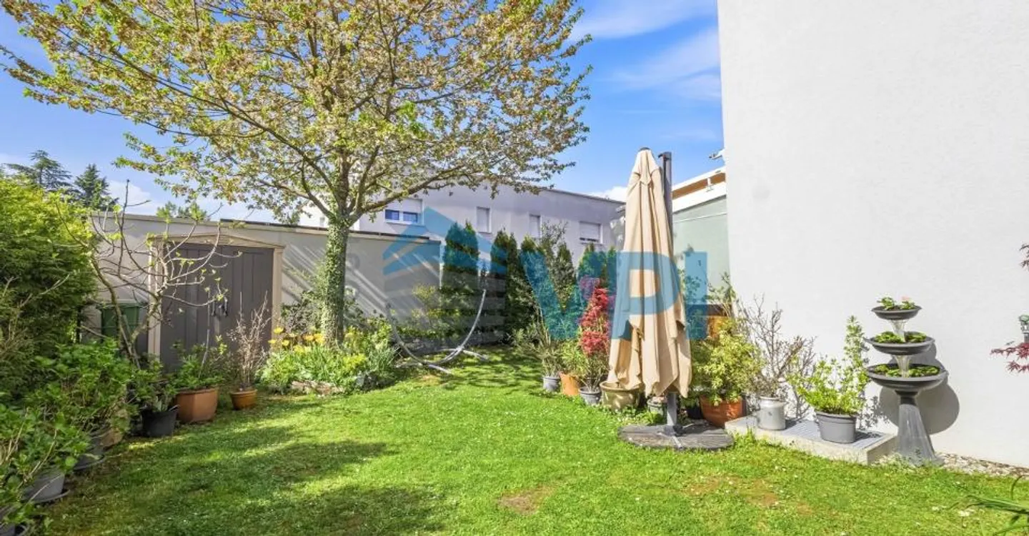 Incantevole villa familiare di 5,5 stanze nel cuore di Meyrin - Foto 9 di 12