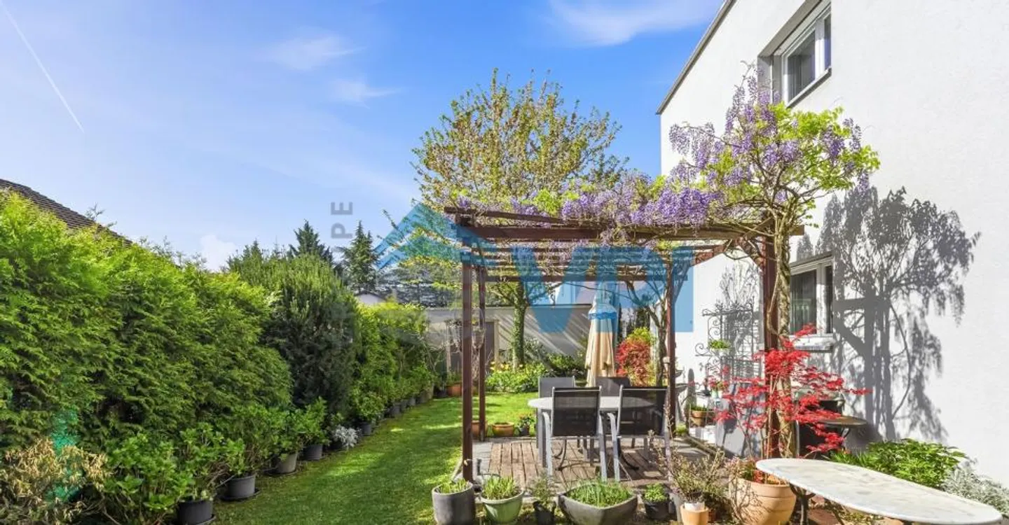 Incantevole villa familiare di 5,5 stanze nel cuore di Meyrin - Foto 7 di 12