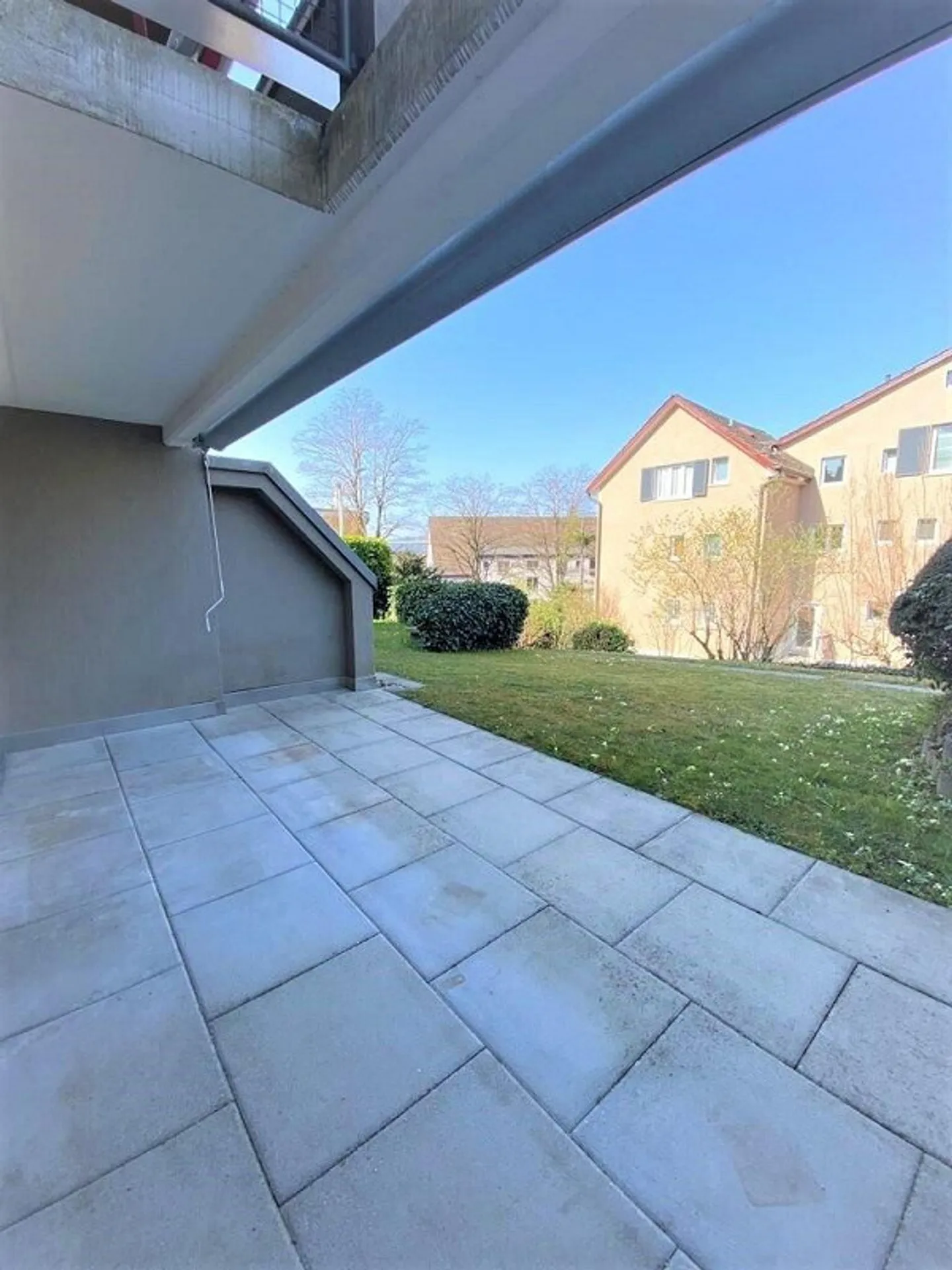 Spacious Maisonette Apartment with Green Patio - Photo 10 of 12