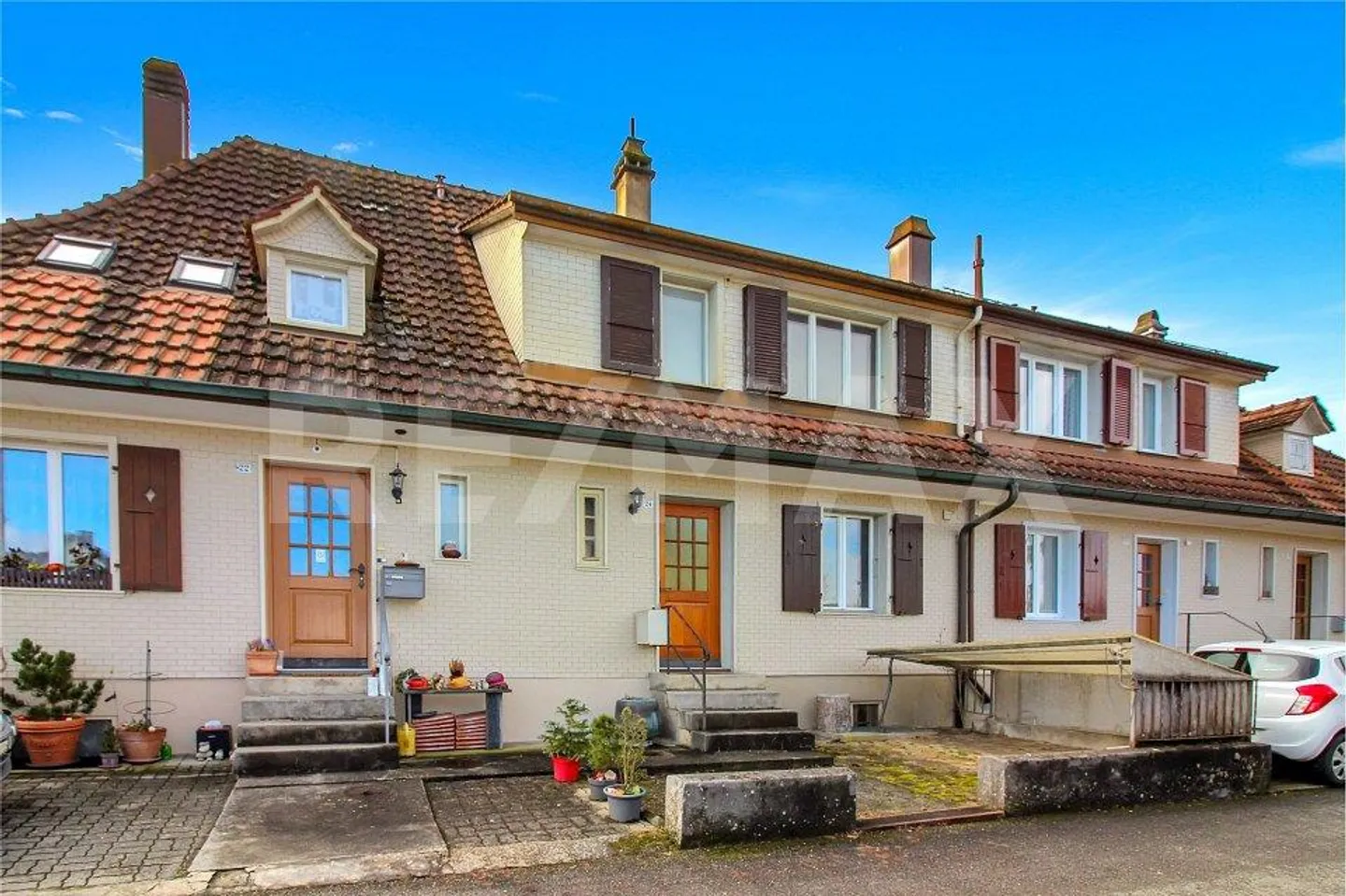 3½ Room Row House with Garage - Ideal for Renovation and Expansion - Photo 4 of 10