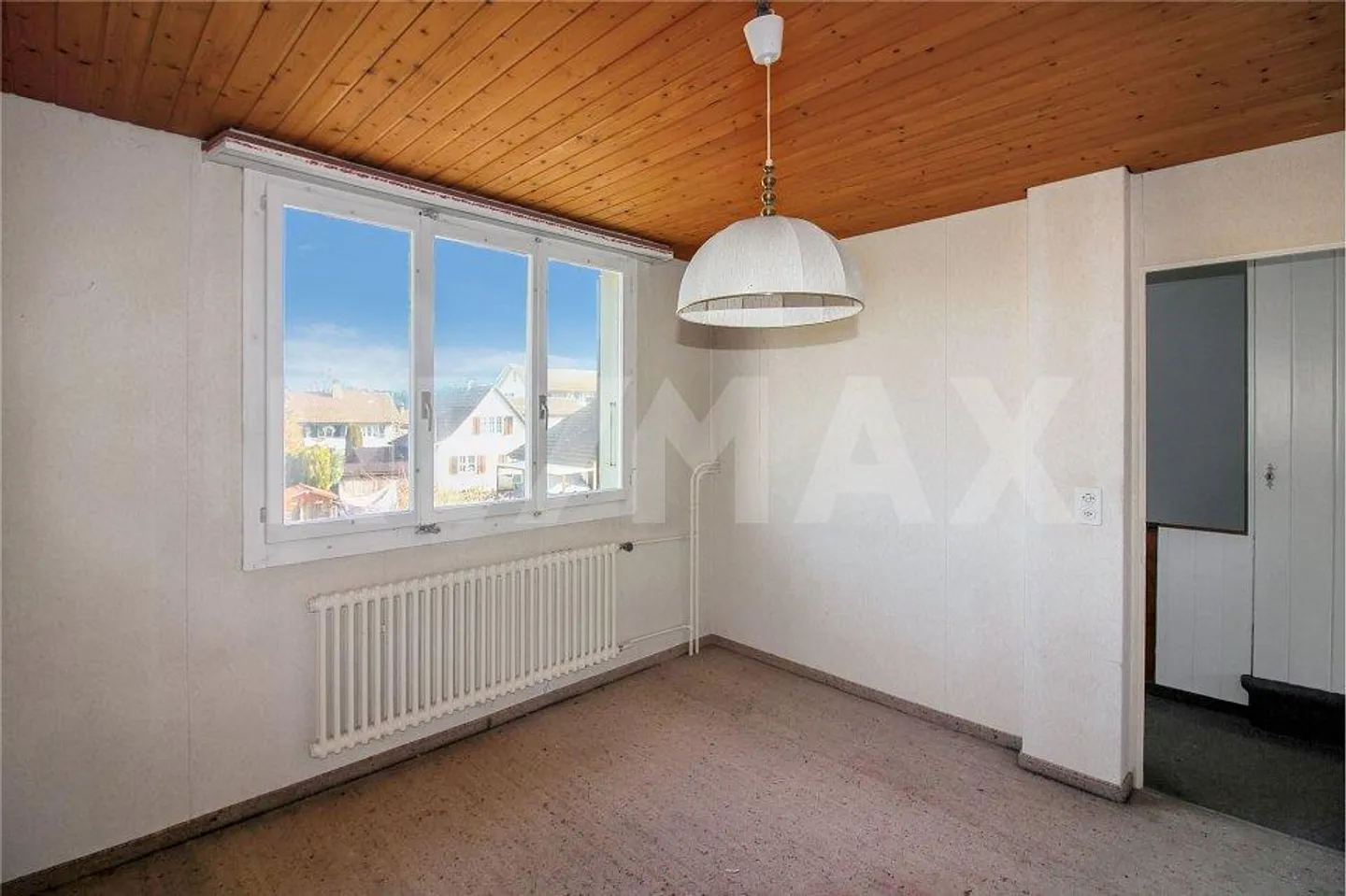 3½ Room Row House with Garage - Ideal for Renovation and Expansion - Photo 9 of 10