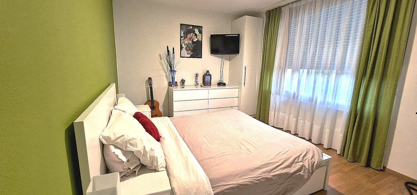 6-room apartment HM close to amenities and transport - Photo 3 of 4