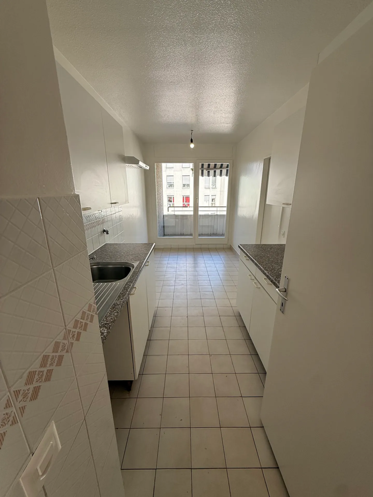 Charmant Appartement de 4 pièces - Photo 3 sur 9