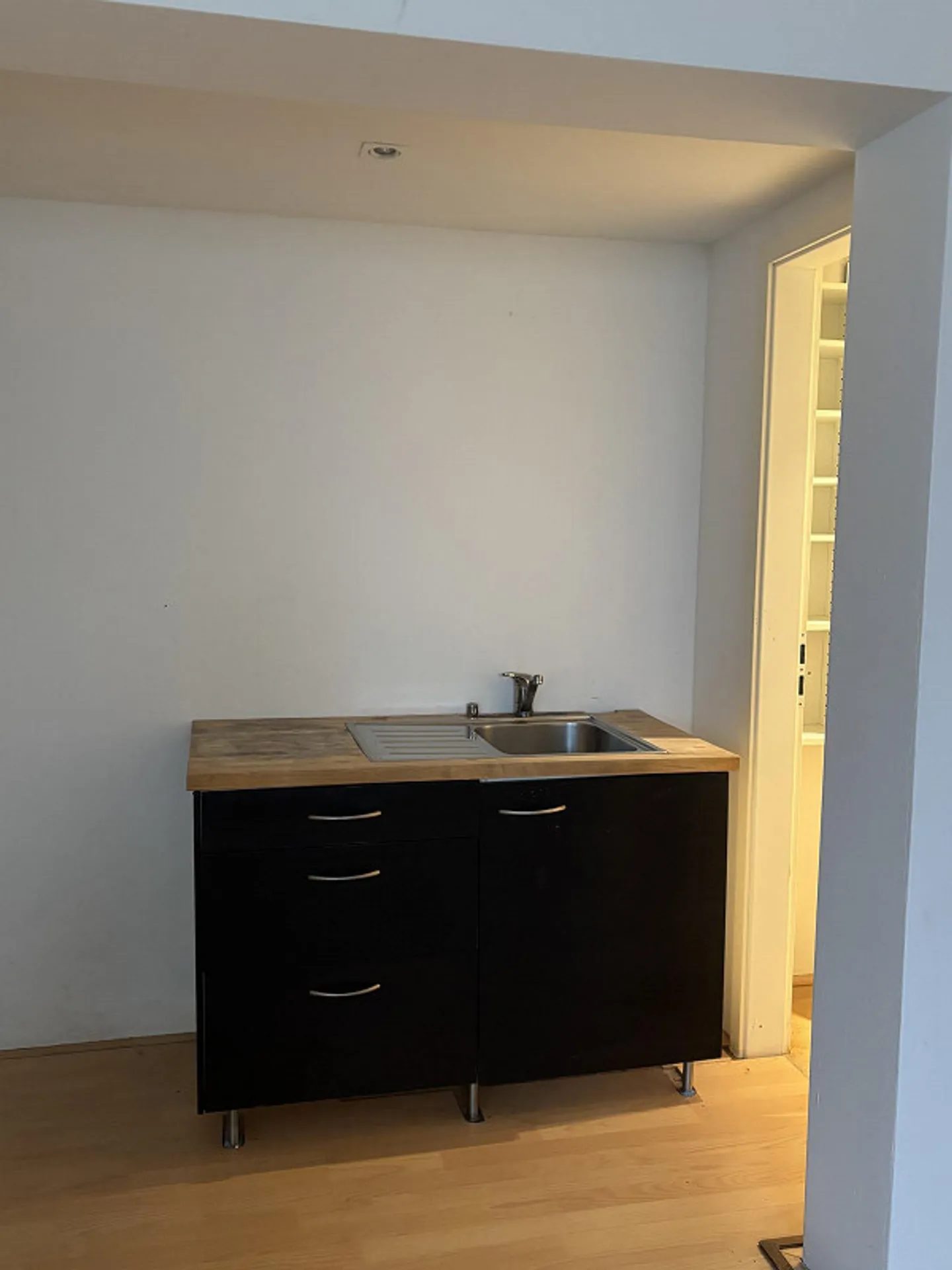 Vielseitig nutzbares Studio in Nähe Spiez Bahnhof zu vermieten - Foto 5 von 7