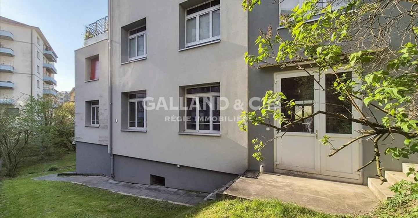 Edificio ad uso misto in affitto - Foto 1 di 6