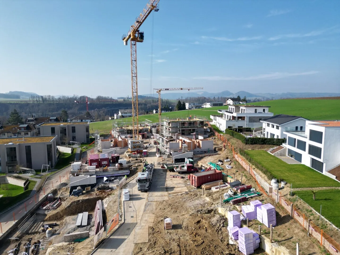 Modernes nachhaltiges Haus in Tegerfelden - Foto 1 von 5