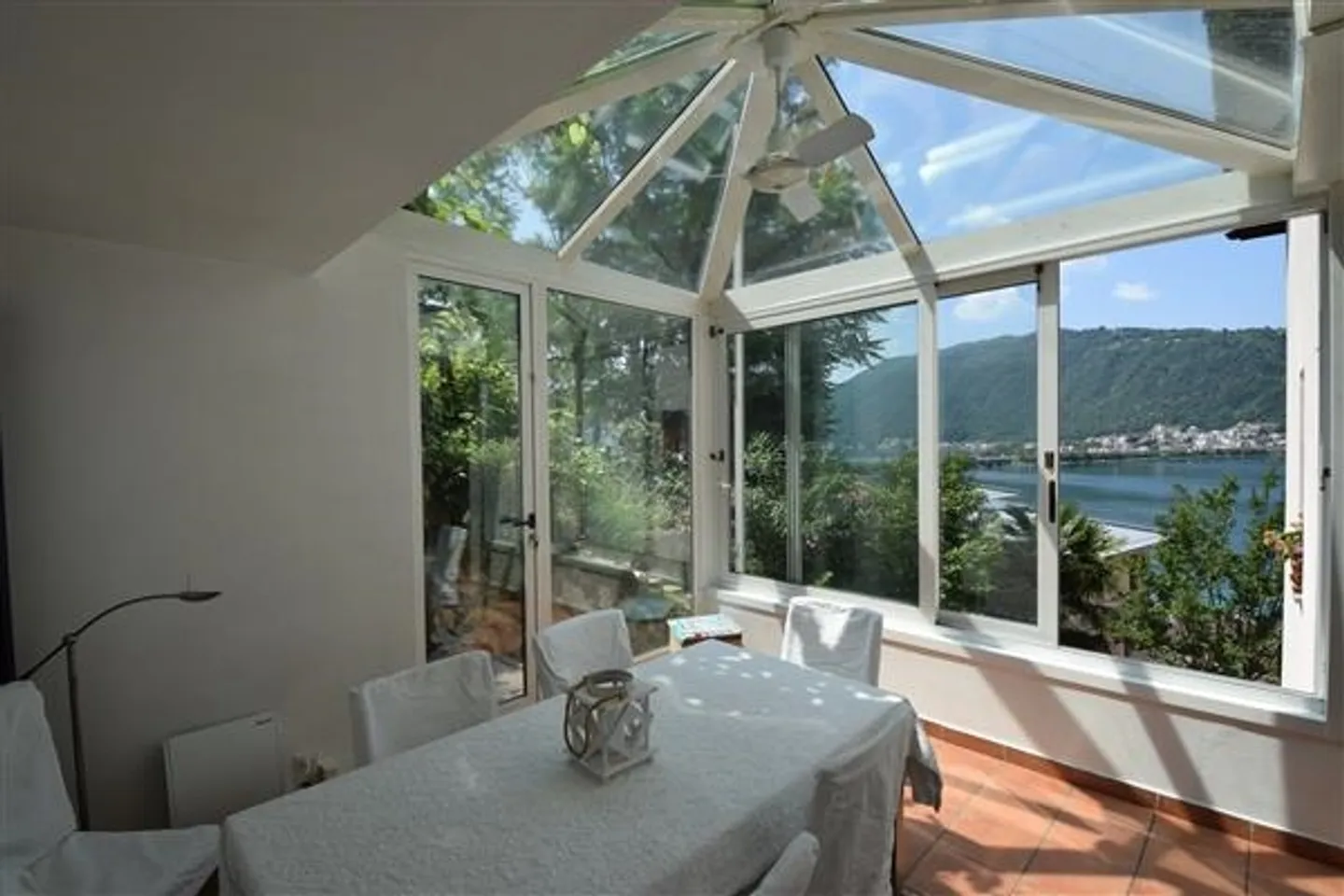 Bissone: Casa bifamiliare con 7 camere - Foto 1 di 4