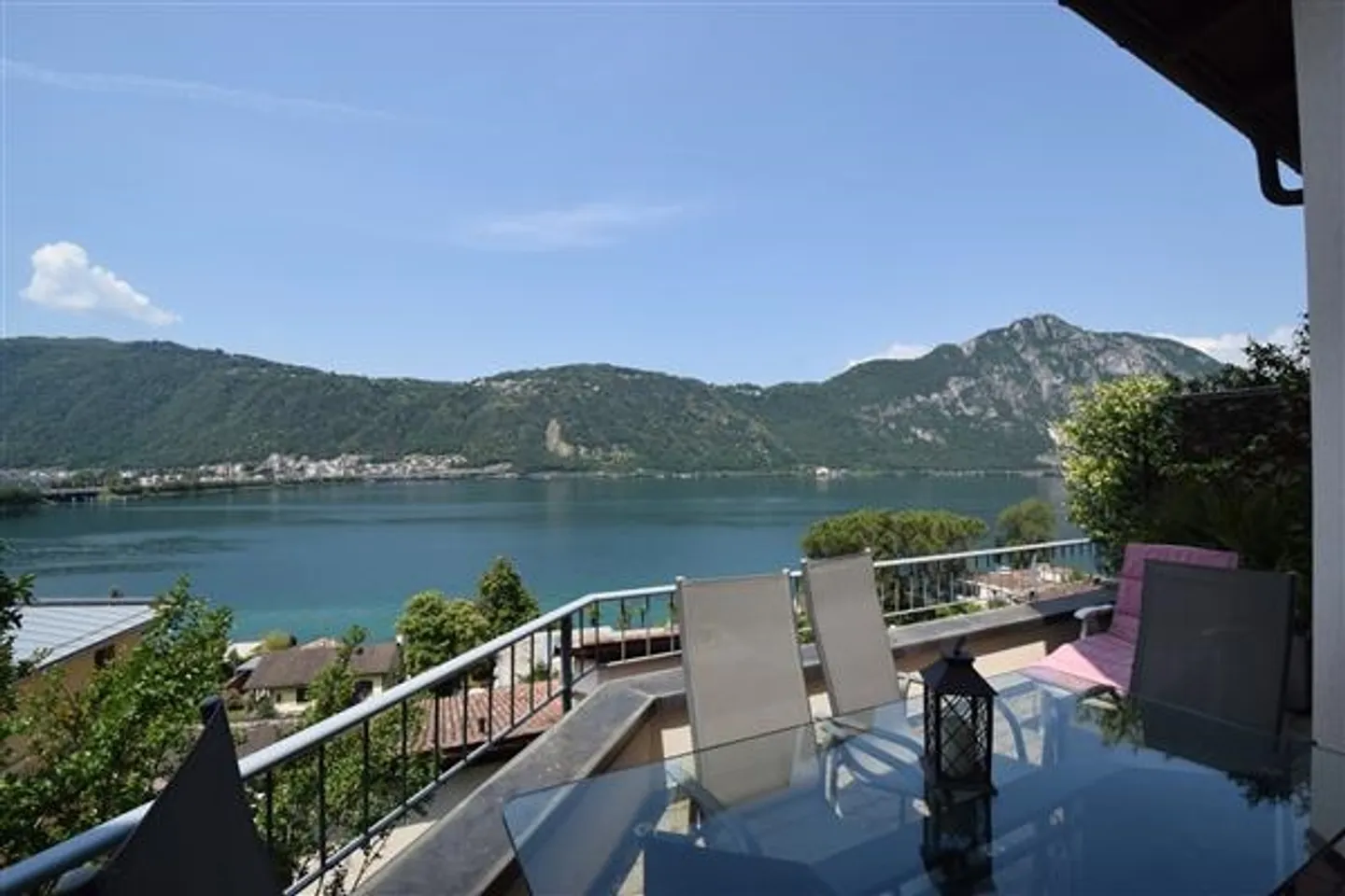 Bissone: Casa bifamiliare con 7 camere - Foto 2 di 4
