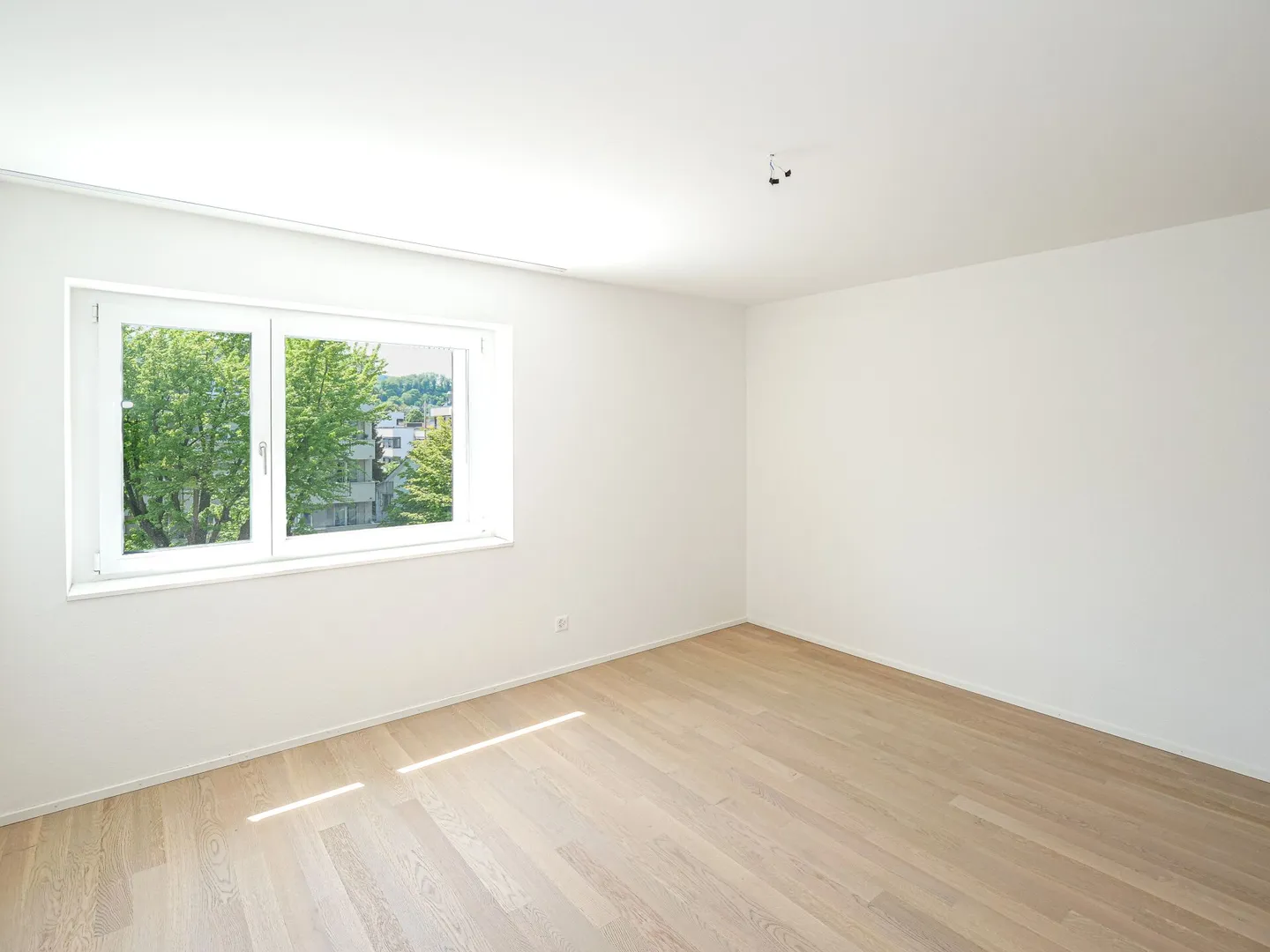 Appartamento moderno con 3 camere e grande balcone - Foto 2 di 6