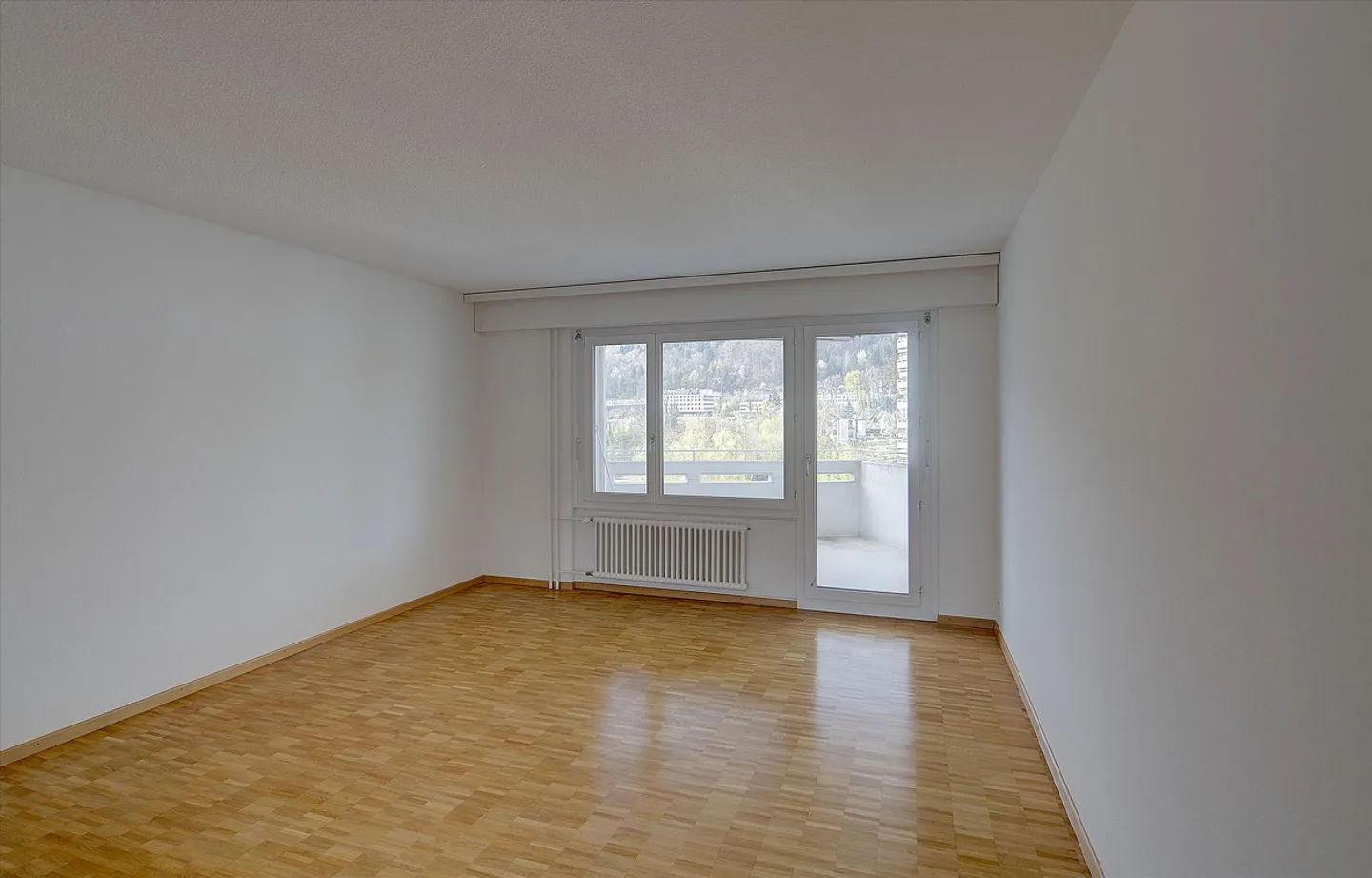 Apartment with a view of greenery! - Photo 2 of 9