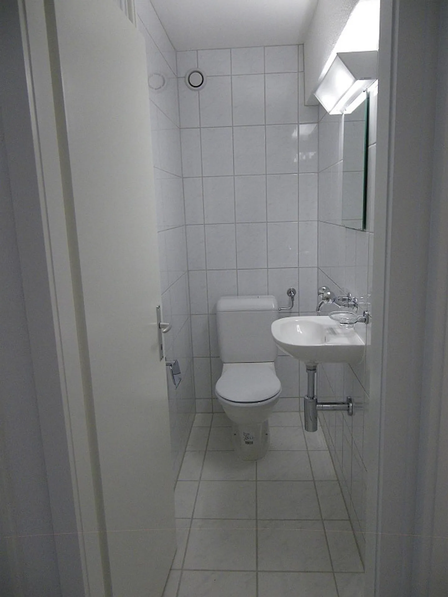 Appartement penthouse moderne de 3 pièces avec terrasse sur le toit de 50m² dans un emplacement calme - Photo 3 sur 11