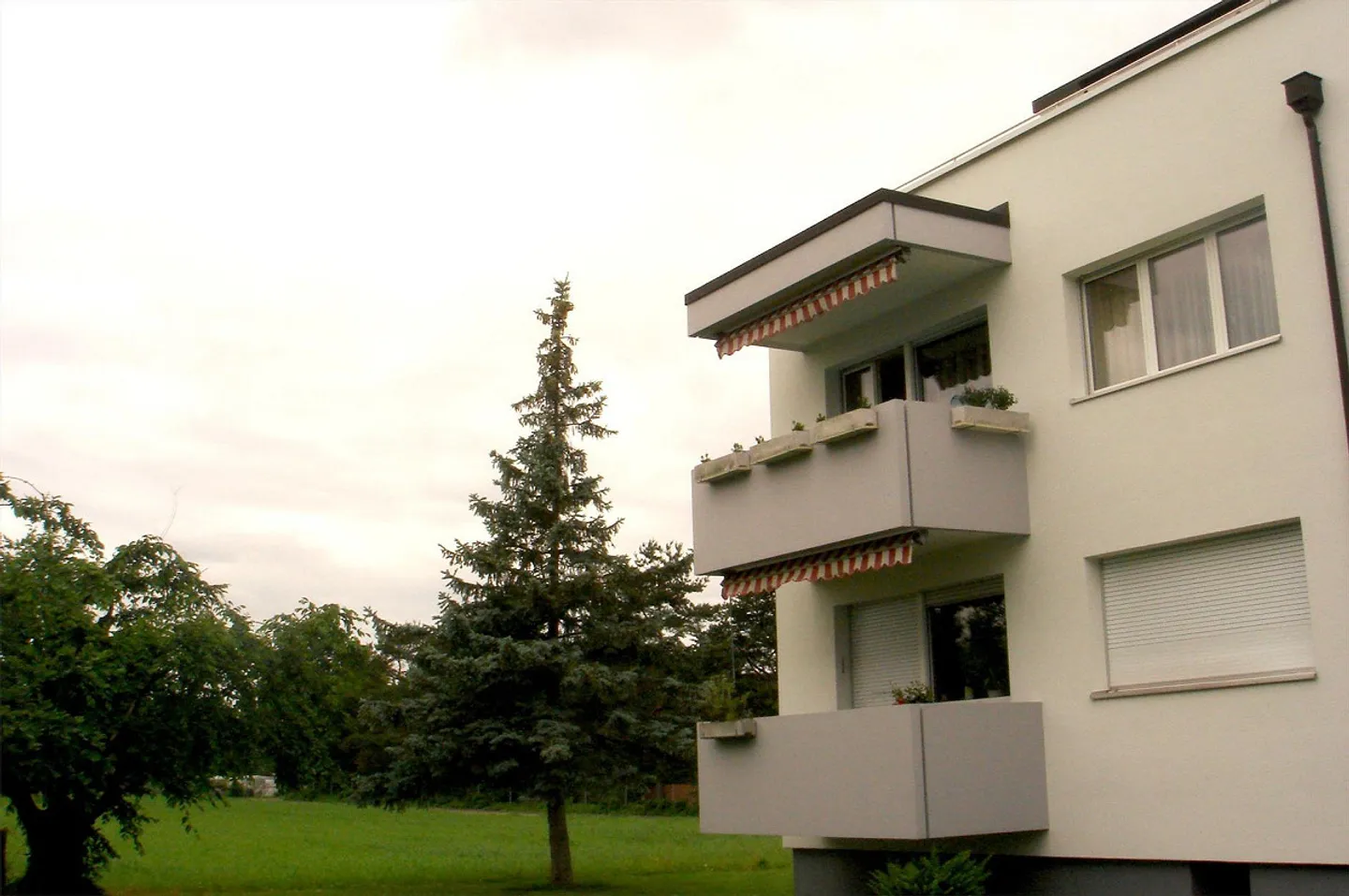 Appartement penthouse moderne de 3 pièces avec terrasse sur le toit de 50m² dans un emplacement calme - Photo 10 sur 11