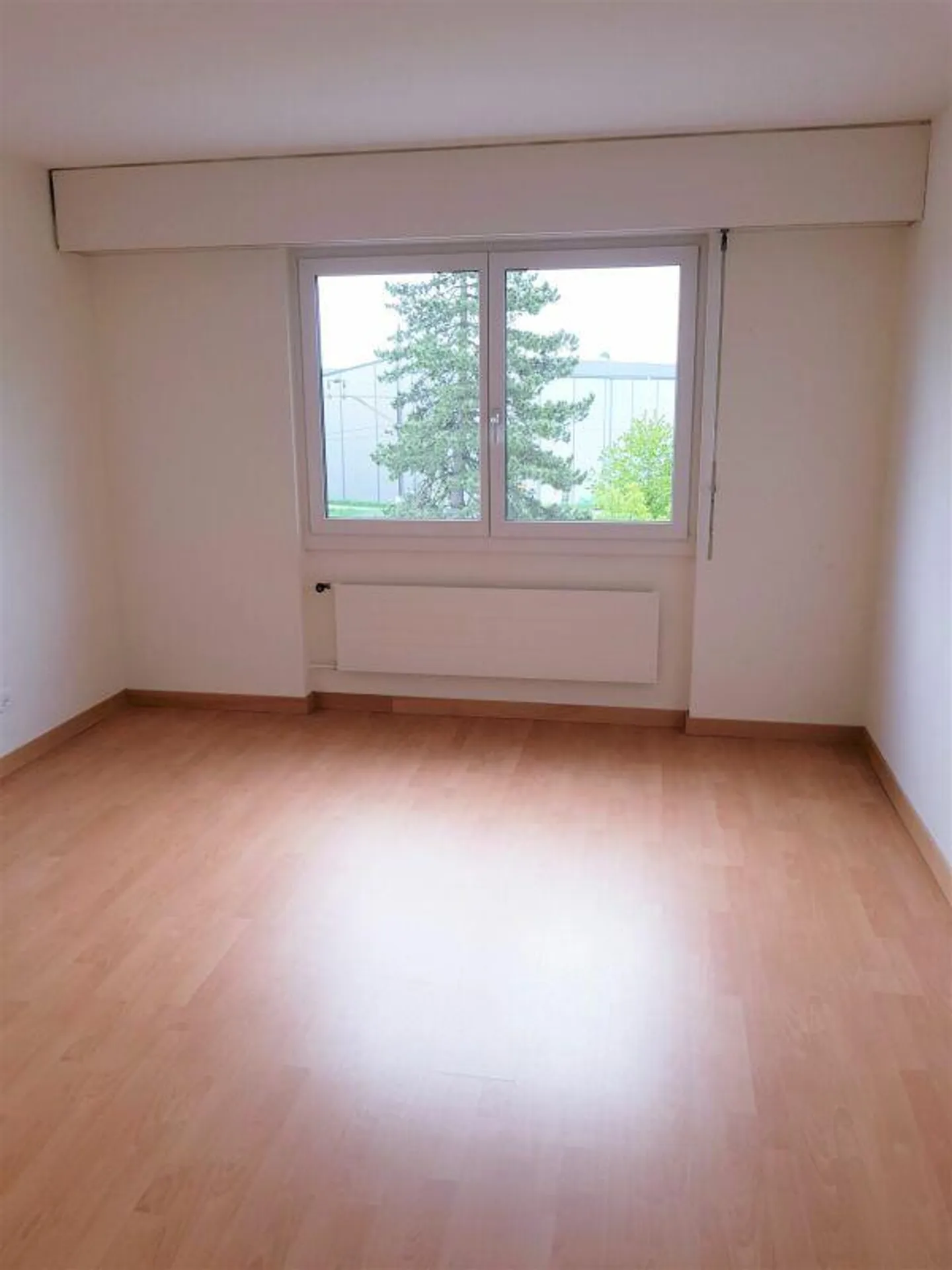 Vie confortable près de la gare - Appartement 2 pièces avec balcon - Photo 5 sur 8