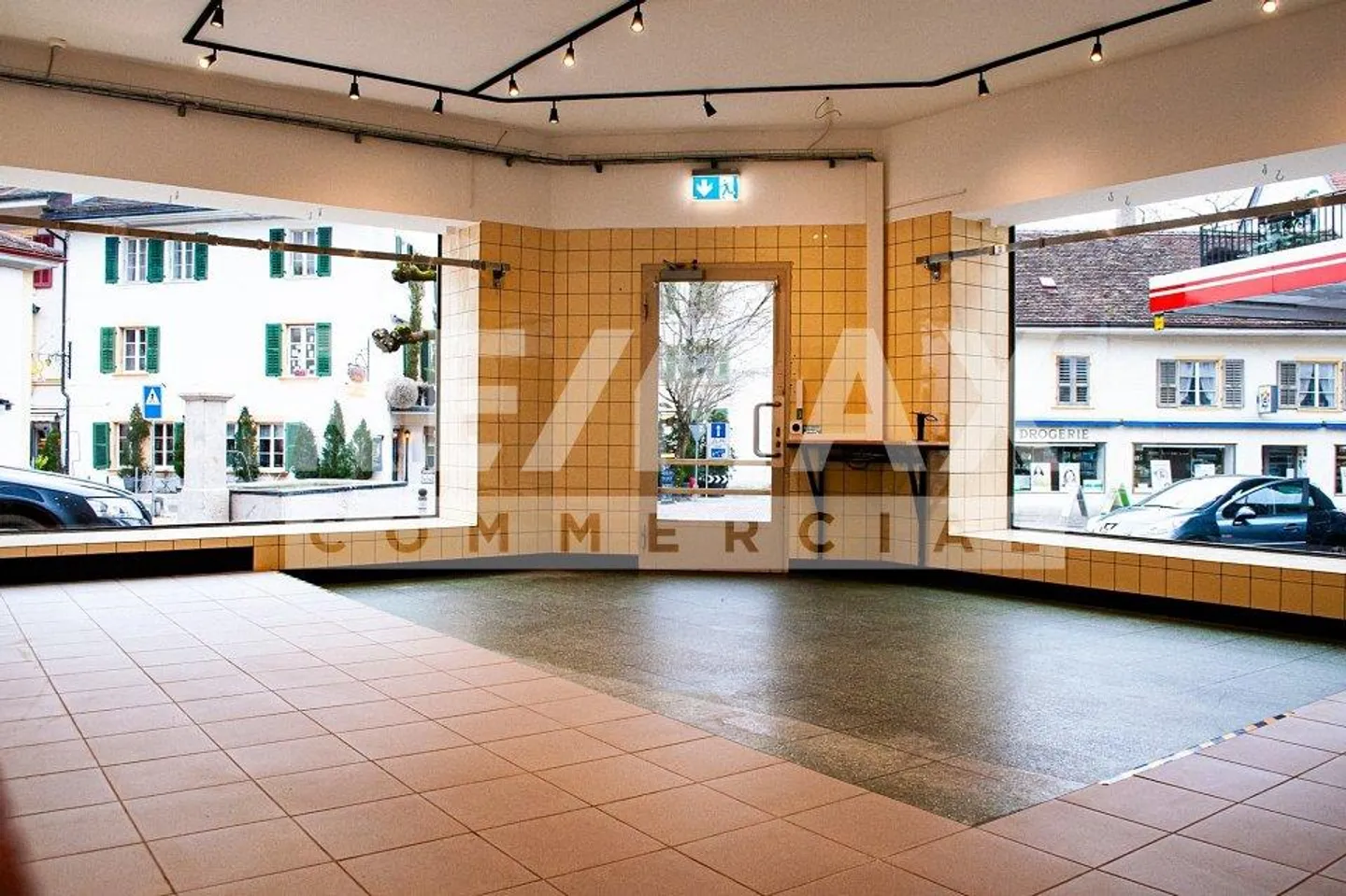Espace d'exposition, local ou bureau - Photo 4 sur 9
