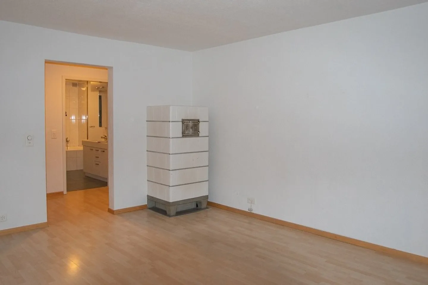 Appartement central de 4.5 pièces avec grande terrasse - Photo 3 sur 7