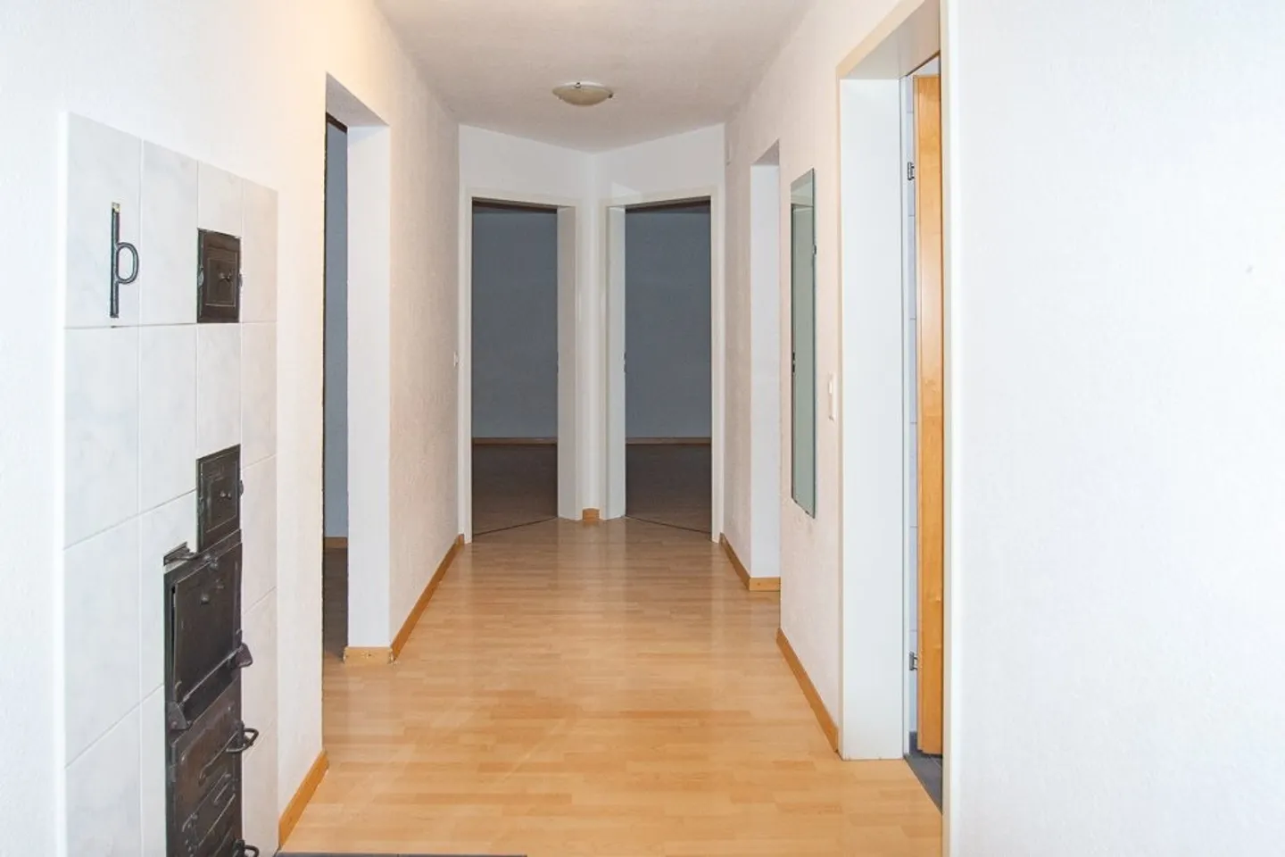 Appartement central de 4.5 pièces avec grande terrasse - Photo 4 sur 7