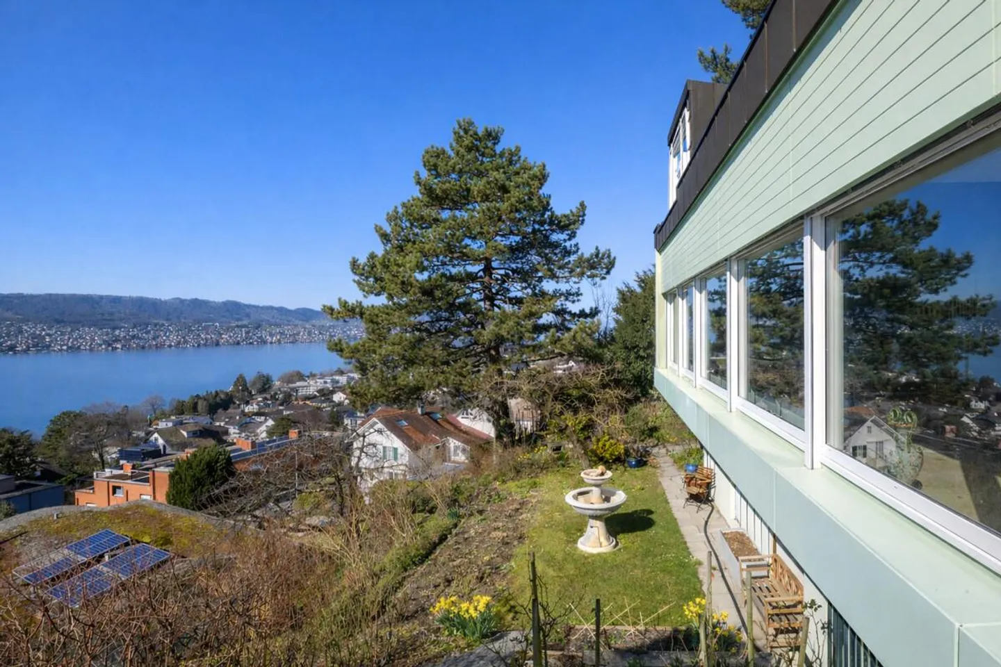 Erlenbach: Casa unifamiliare con vista mozzafiato sul lago di Zurigo - Foto 4 di 5